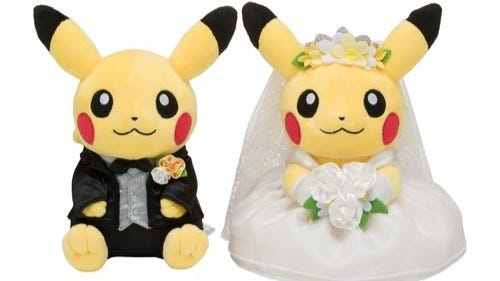 Video_GameOtaku's tweet photo. Pokémon Cards Fund Wedding for Lucky Collector https://t.co/KJgMw5heX4 https://t.co/RDBMIHoqnN