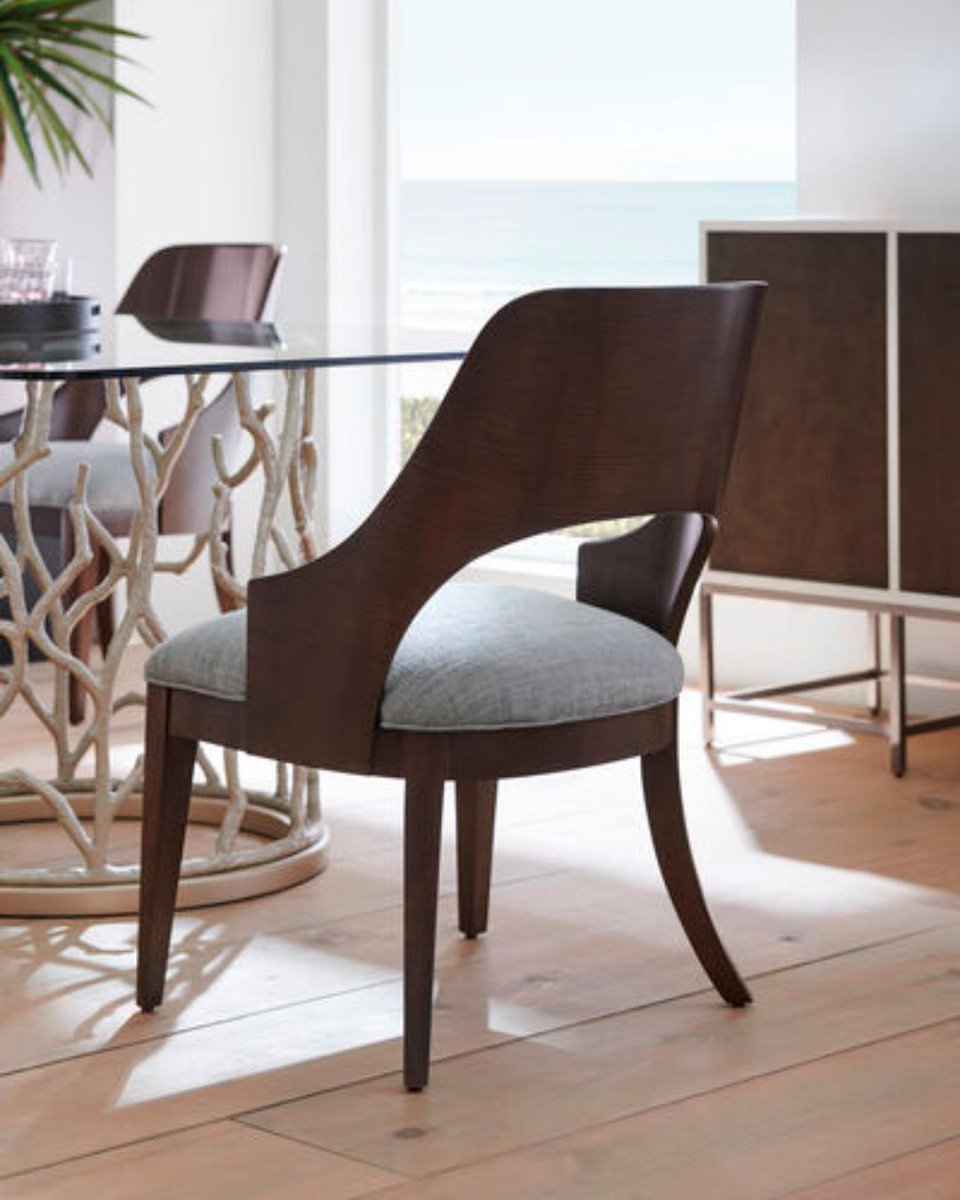 SedlakInteriors's tweet image. Pull up to effortless style 🪑✨

The Open Seating chair by Caracole blends Modern Coastal + sculptural design for a refined dining space.

📍 See it in Solon at Sedlak Interiors

#SedlakInteriors #DiningStyle #ModernCoastal #NEOhio