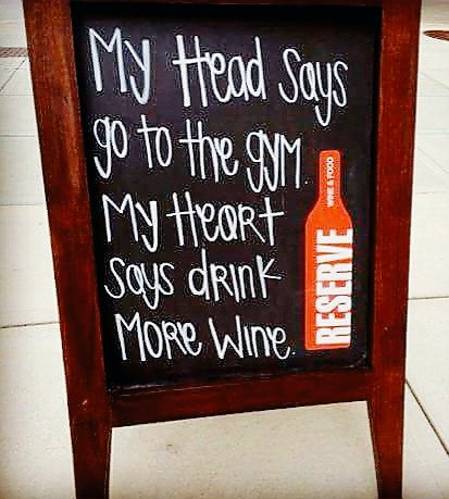 wineworldnews's tweet image. Headache and heart pain at the same time is not good 😂🍷😂🍷 #wine #winelover #winelovers #wineworldnews