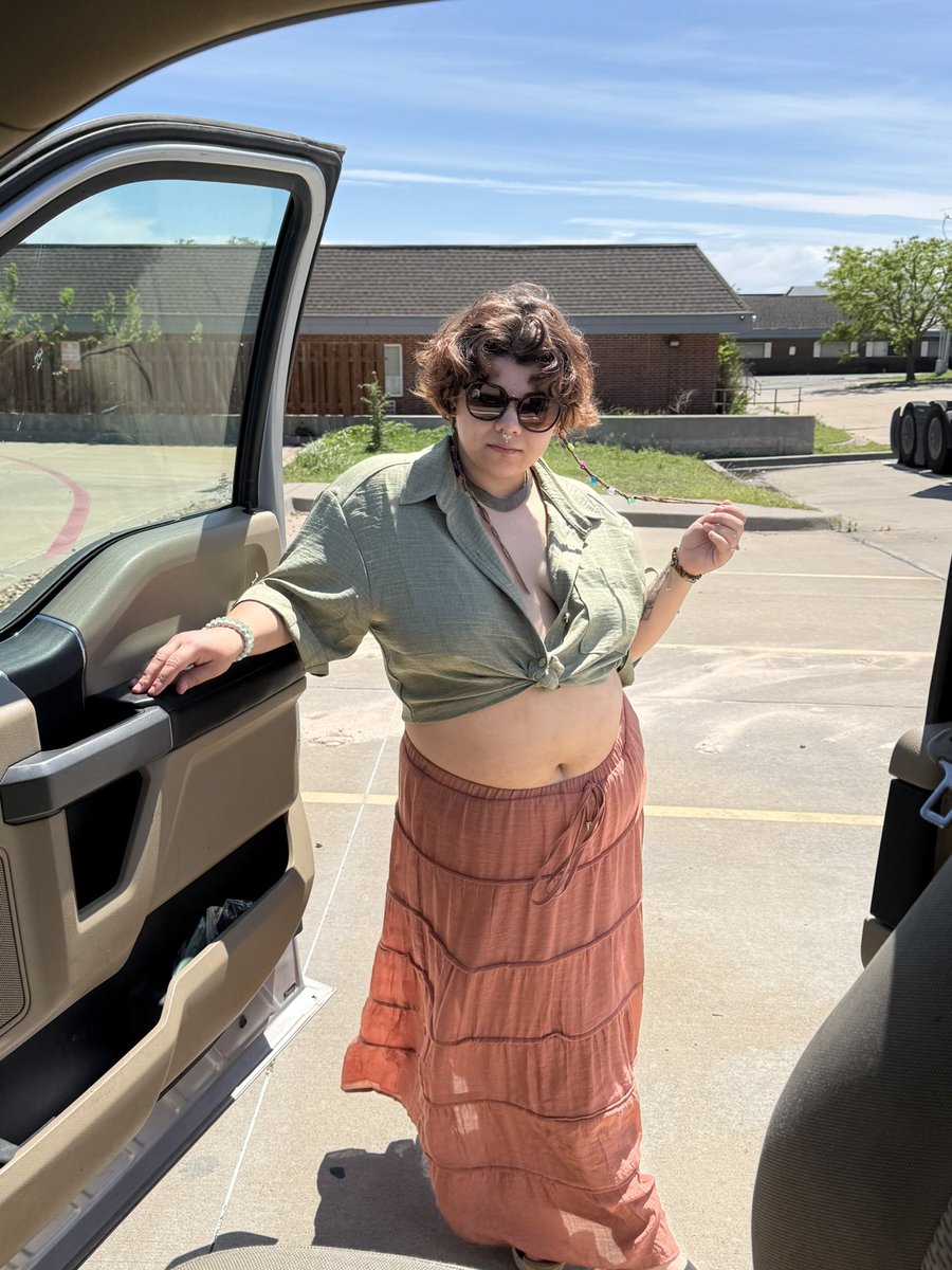 ziggyst4rman's tweet image. I liked this outfit a little #ootd #hippie #goth #viral