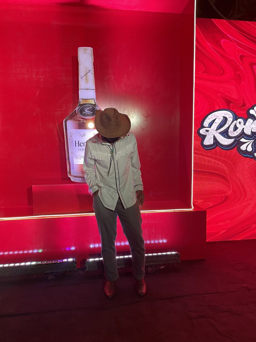 The Cowboy Alien tweet media