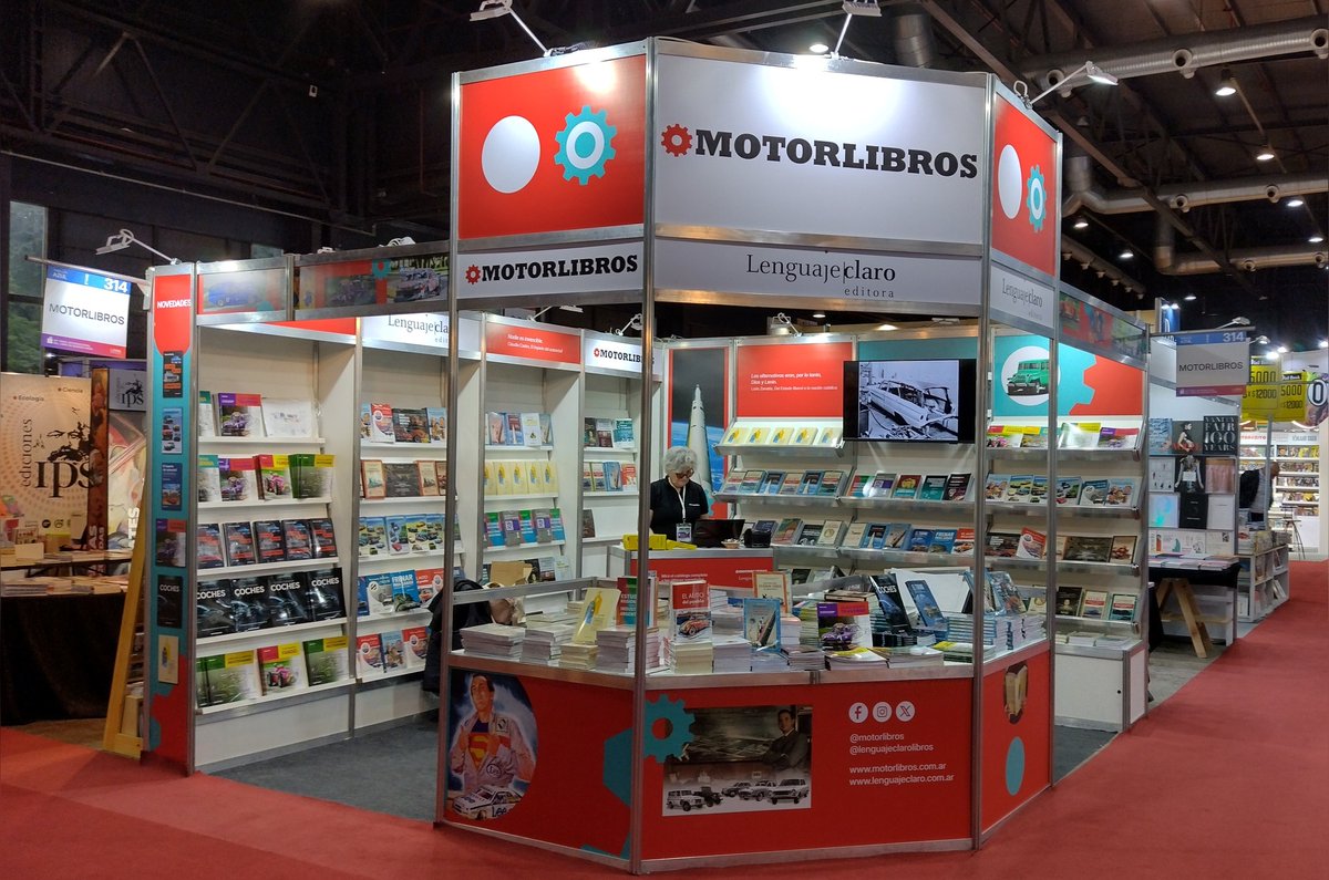 Hoy comenzaron las Jornadas Profesionales en La Feria Internacional del Libro de Buenos Aires. Muy felices de recibirlos en nuestro stand 314 pabellón azul 📚😍
¡Los esperamos con muchas novedades!! <a href="/ferialibro_ba/">Feria del Libro de Bs. As.</a>