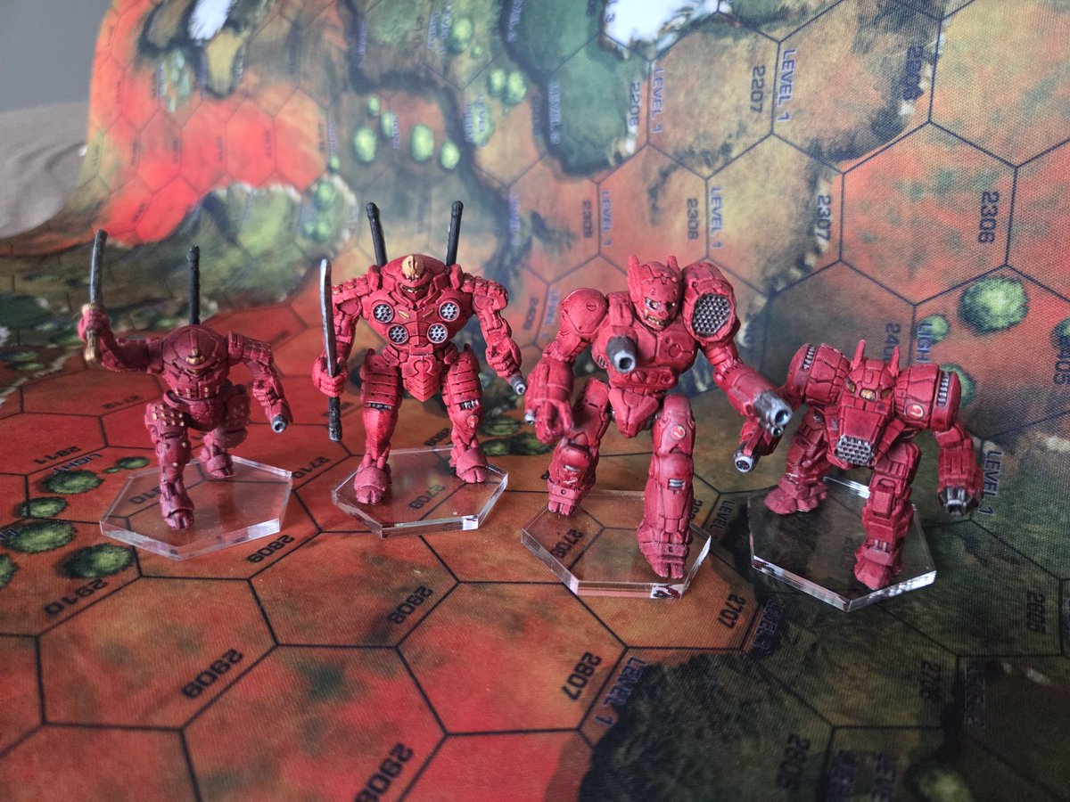 DapperRacc's tweet photo. Added a couple lances to the 5th Sword of Light and my Davion generic force. 

#battletech #miniaturepainting https://t.co/menusA1Fzh