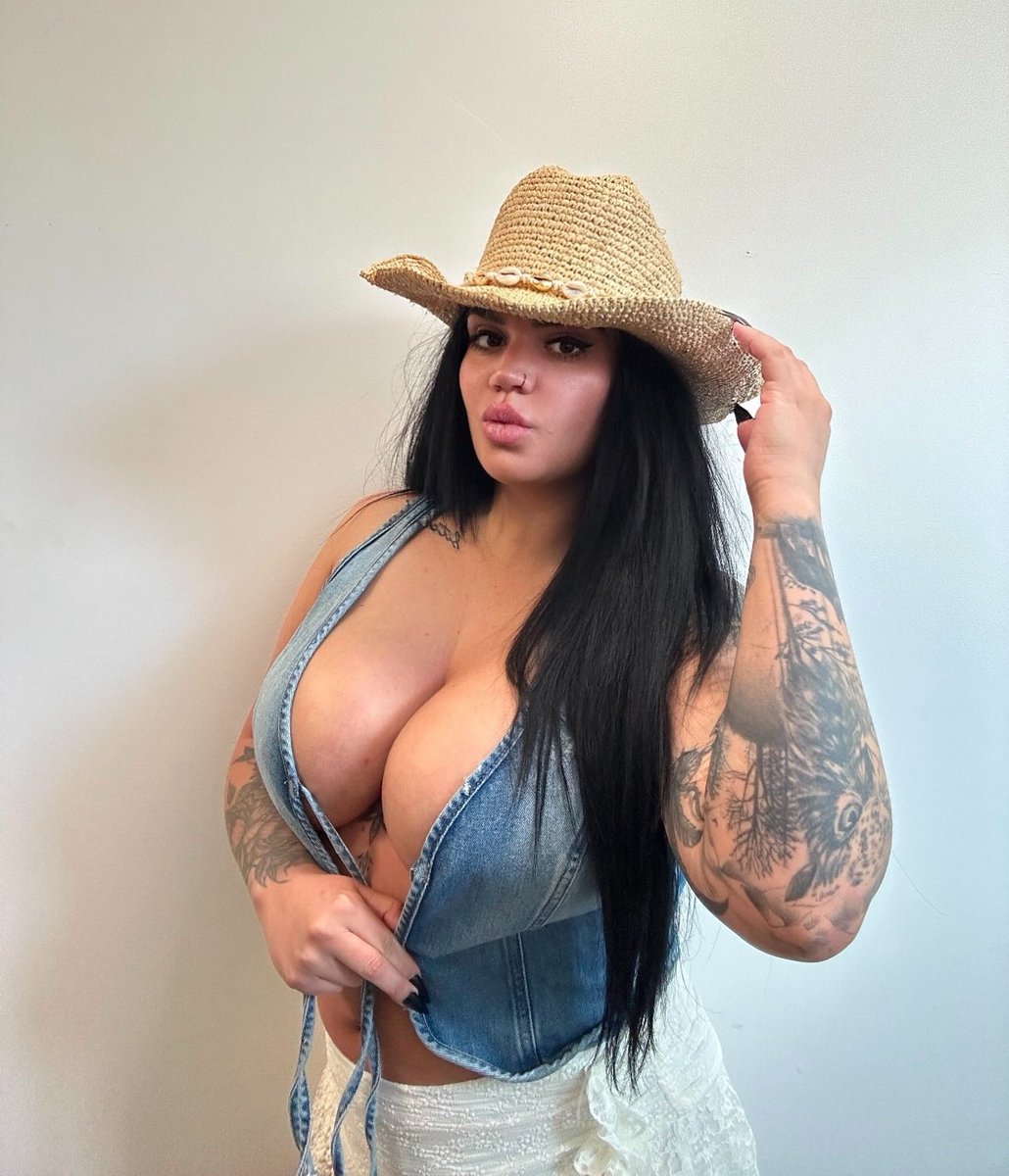 Em Marie tweet media