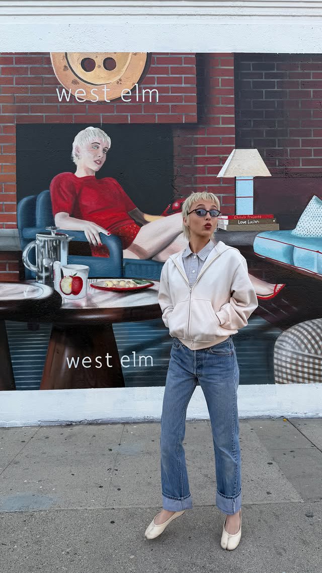 Emma Chamberlain Access tweet media