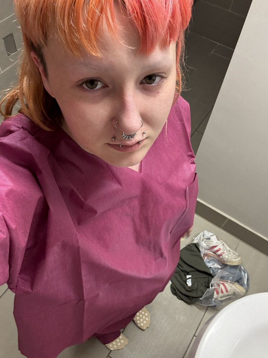 they freed me from the psych ward today are yall proud of me 😋‼️