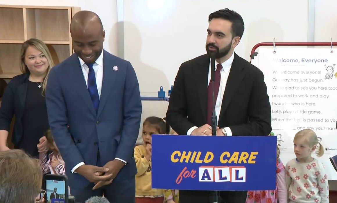 HispanoQ's tweet image. 👶 #NuevaYork El alcalde Zohran Mamdani inauguró un centro de educación infantil en Brooklyn que estaba sin uso, como parte de un plan para ampliar el acceso al programa 3-K #NYC #Infancia
quadratin.com/nueva-york/ina…
