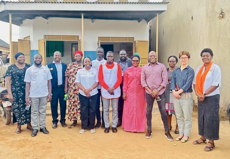 UNFPAUganda's tweet image. The WomenX Collective team visited private clinics and drug shops in Iganga 🇺🇬 to hear first-hand from providers trained on Sayana Press and learn how services are progressing on the ground.
#SRHR 
#FamilyPlanning 
#WomenXInitiativeUG