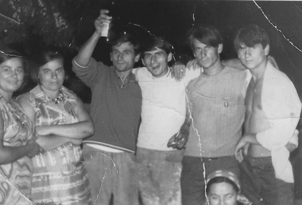 sock82's tweet image. #Hamilton #Ontario #Canada 
Recognize any of these happy faces ?
Found in a thrift store.
The only identifying mark on the envelope says the photographer is from #Helsinki, #Finland