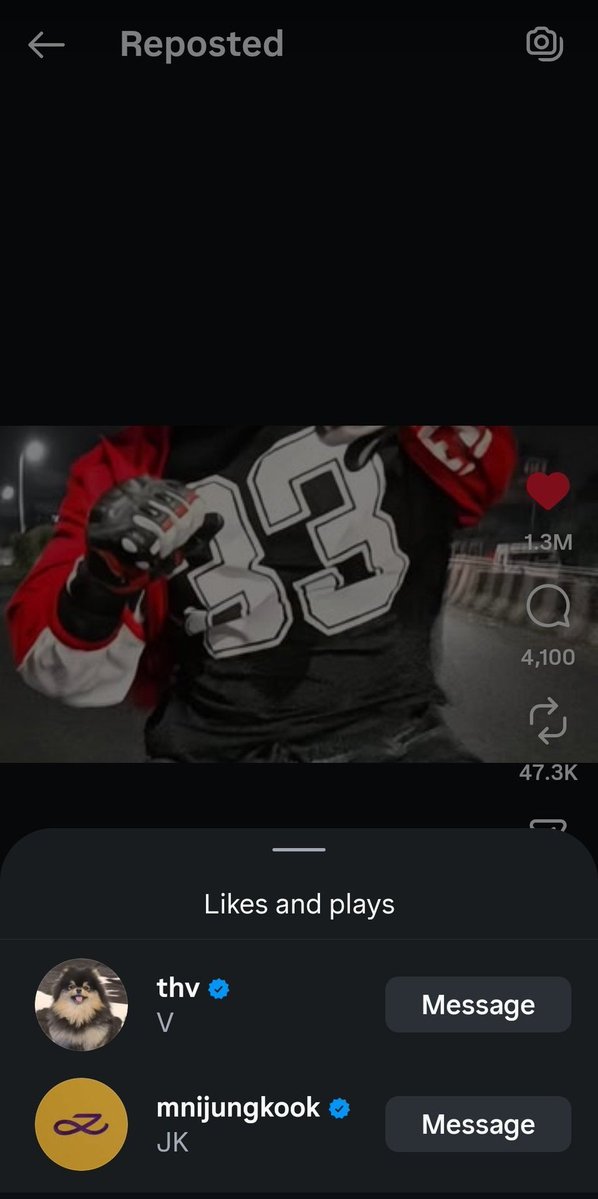 vt111111's tweet image. 샤갈 김태형이 훌리건 바이크 챌린지한 사람거 하트한거 전정국이 리포스트 하더니!!!!!!!!!!!! 전정국 바이크훌리건 말아왔네!!!!!!!!!!!!!!!!! 샤갈!!!!!!!!!!💜💚!!!!!! 샤갈 샤갈!!!!!!
mnijungkook 님의 동영상을 확인해보세요! #TikTok vt.tiktok.com/ZS9drxw19/