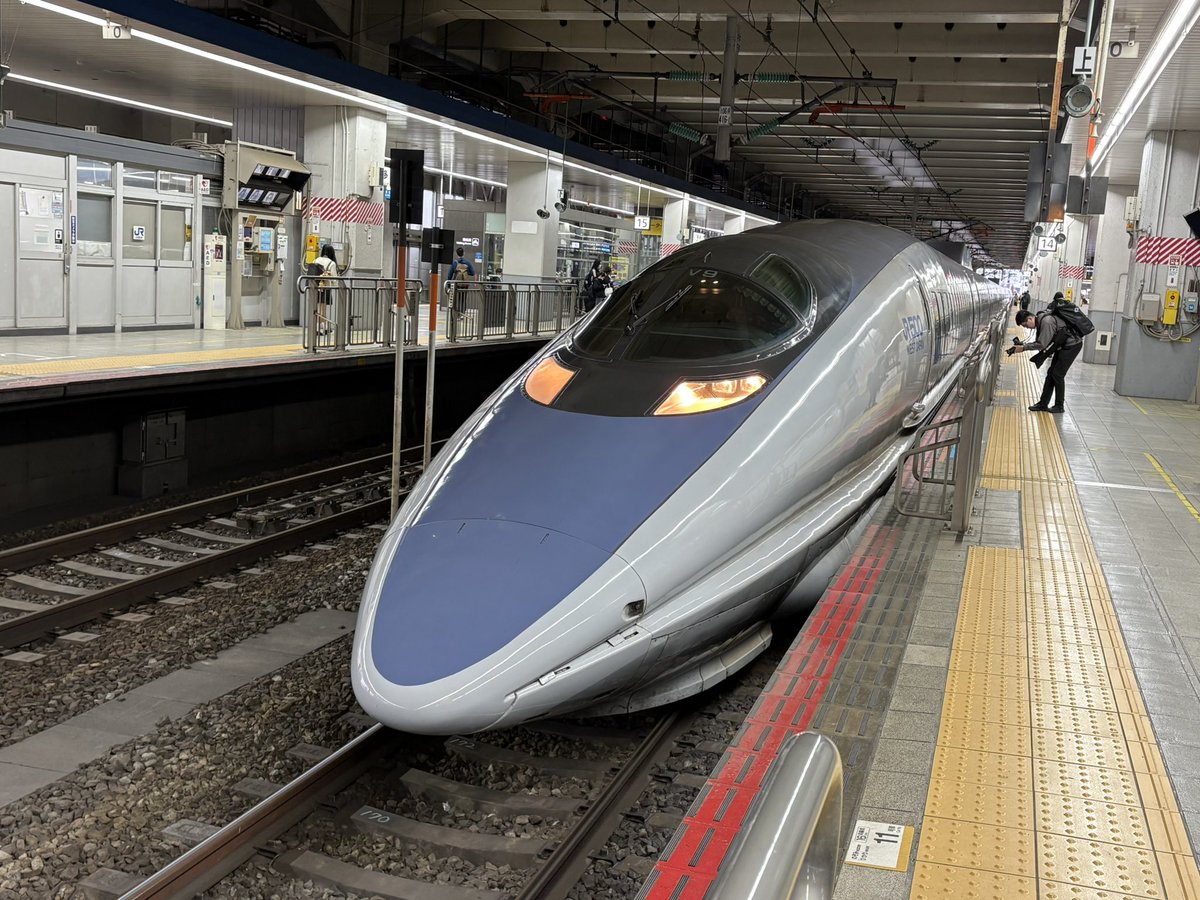 nick34r's tweet photo. JR西日本新幹線500系 本日は並列タイミングあり 2026.4.22 博多駅 https://t.co/rQLib2RO6s