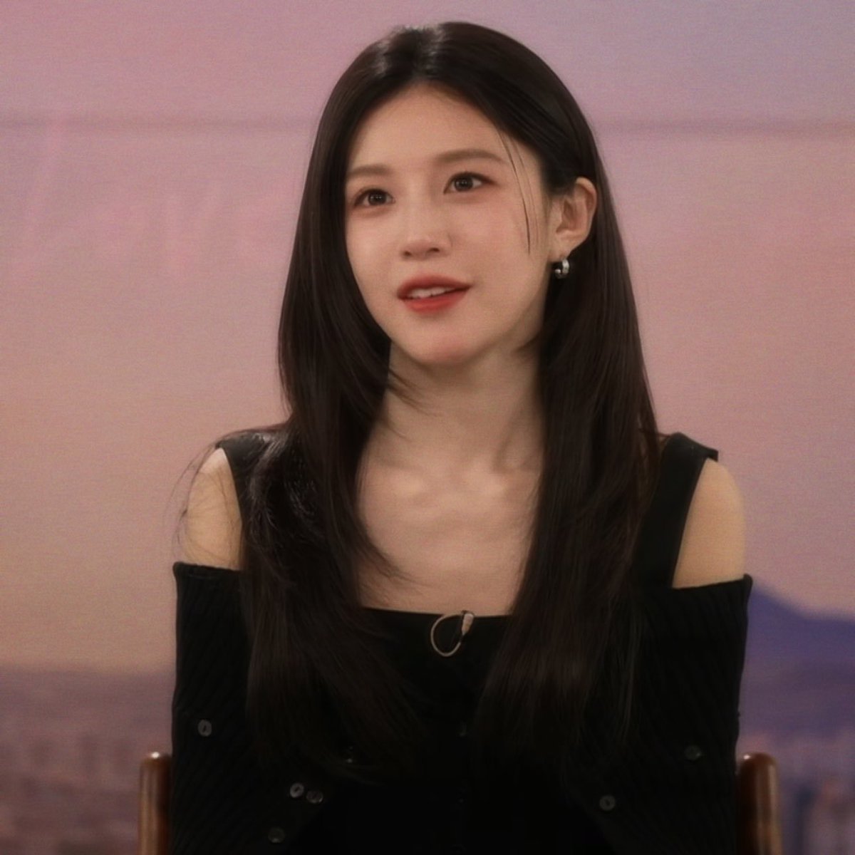 happy birthday to the go younjung!! one of the most talented and beautiful person to exist