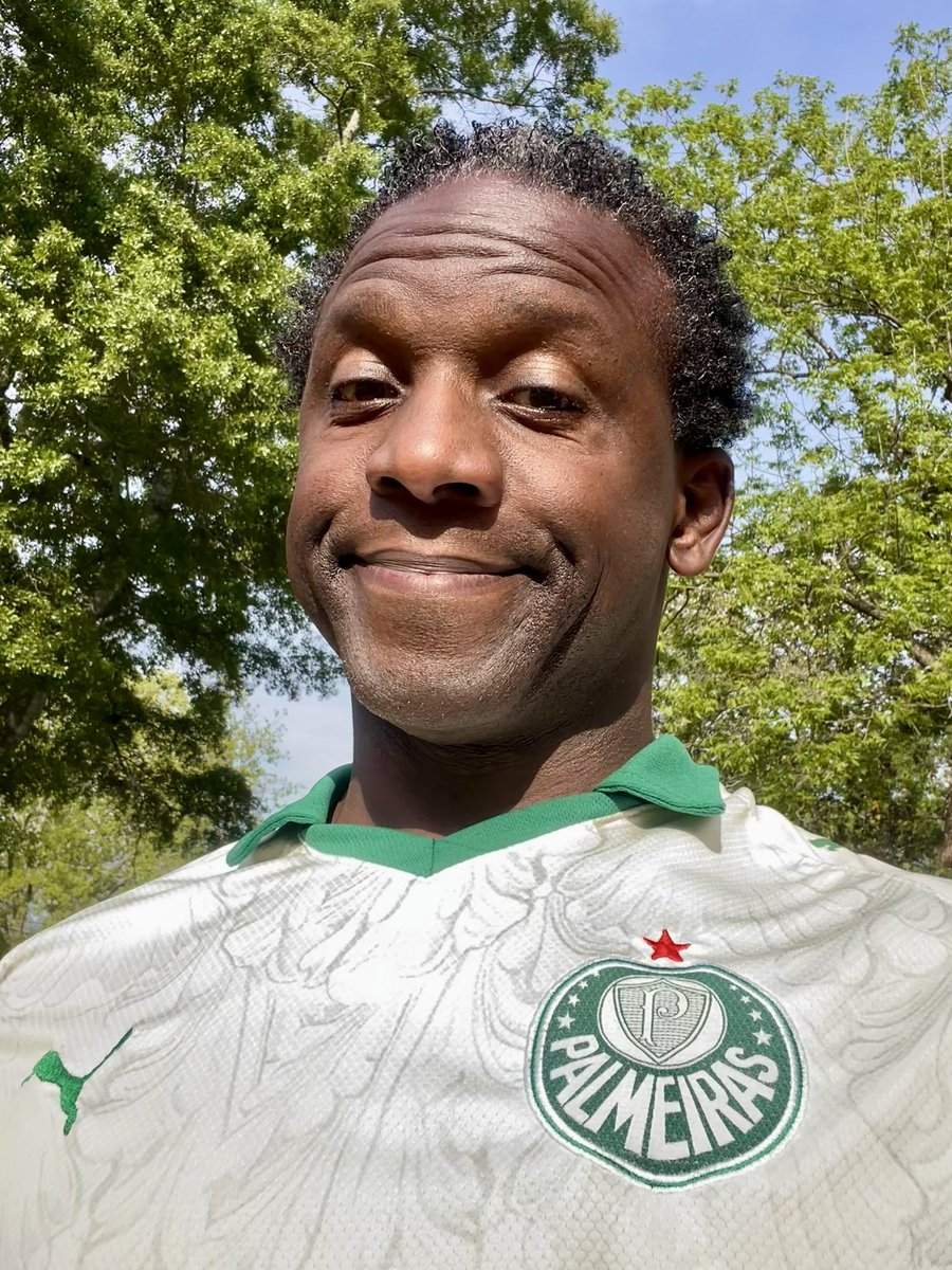 ArtByLevar tweet media