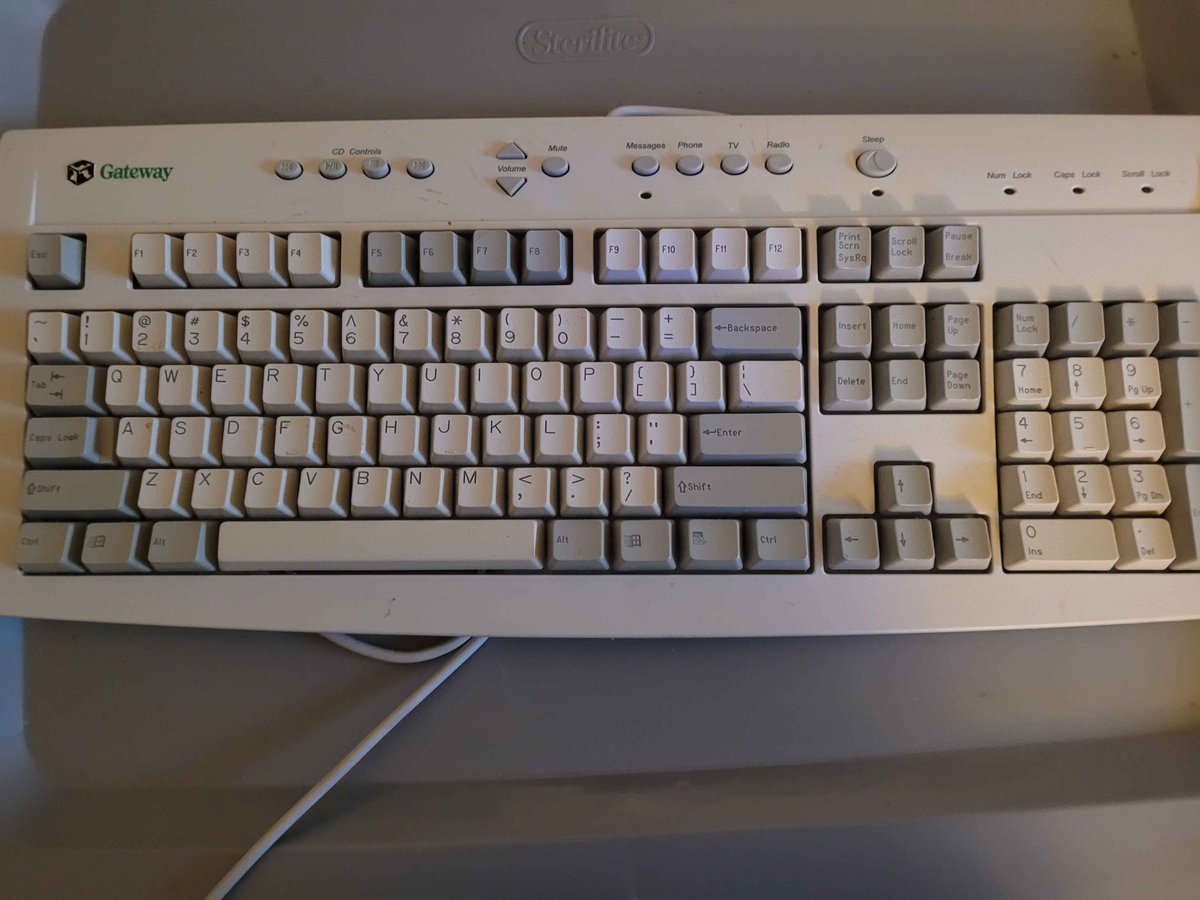 𝑻𝒂𝒏𝒈𝒍𝒆 𝑻. 𝑳𝒆𝒎𝒖𝒓 tweet media