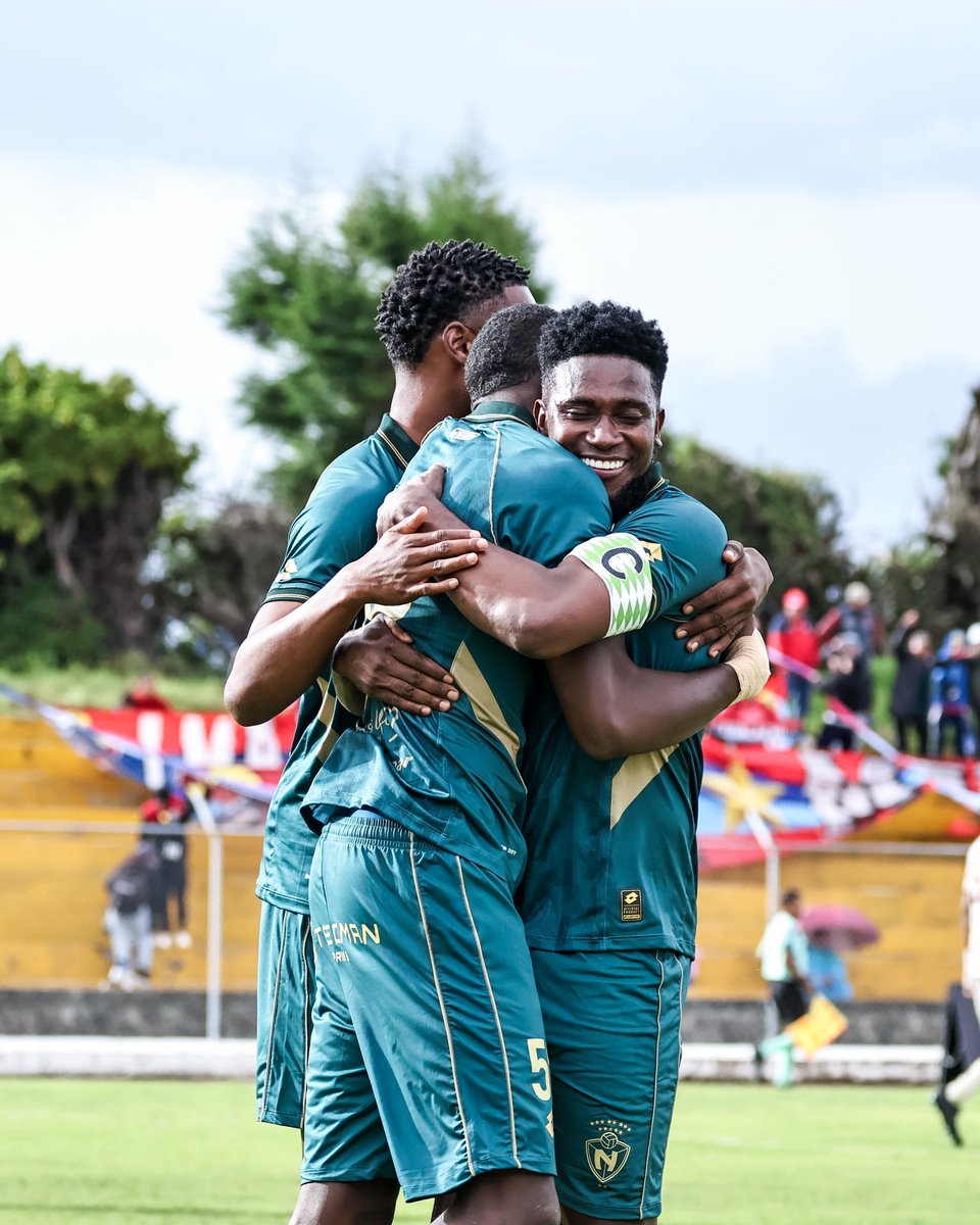 Mural Rojo tweet media