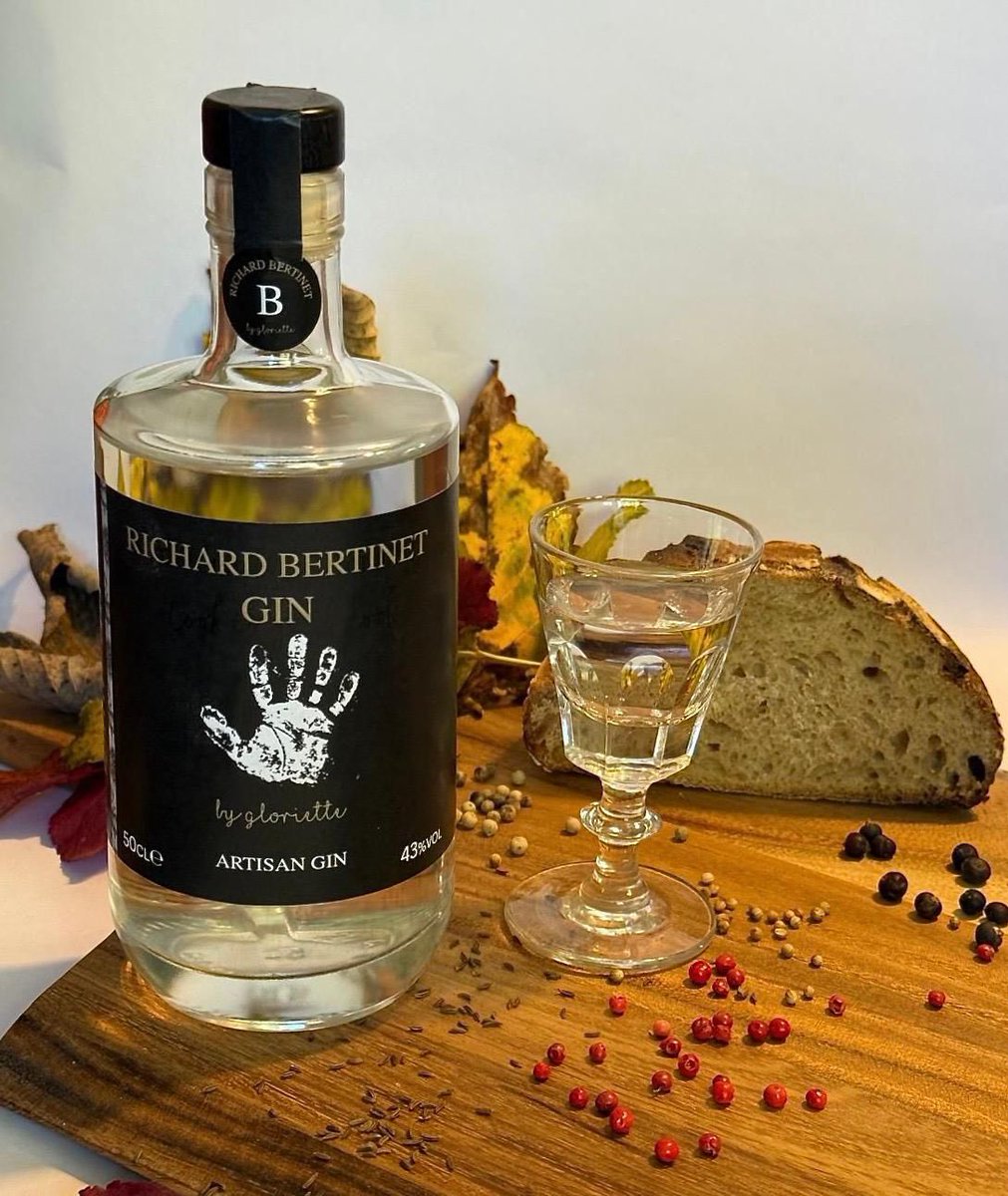 Gloriette_Gin's tweet photo. So looking forward to the @RichardBertinet Gin and Seafood Dinner Party at the St. Tropez lounge on Poole Quay, Dorset on 29th April! It has proven popular with just a few places remaining. It will be a very unique culinary evening to remember.  #Bertinet #Sourdough #GlorietteGin https://t.co/J4JsfGPrMm
