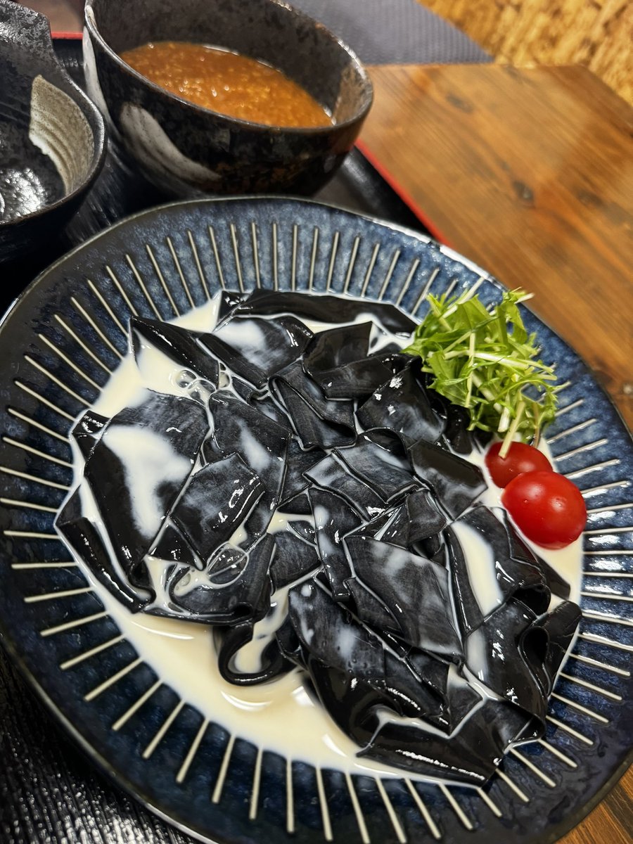 やしろあずき tweet media