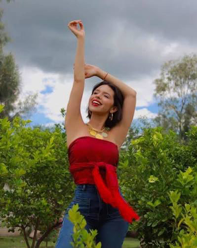 Siempre Contigo Reina

CHINA DE LOS OJOS NEGROS
 #ÁngelaAguilar