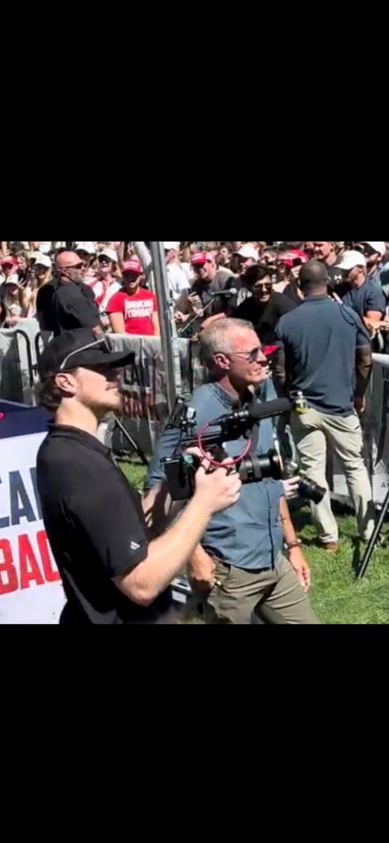 CharlotteLee tweet media