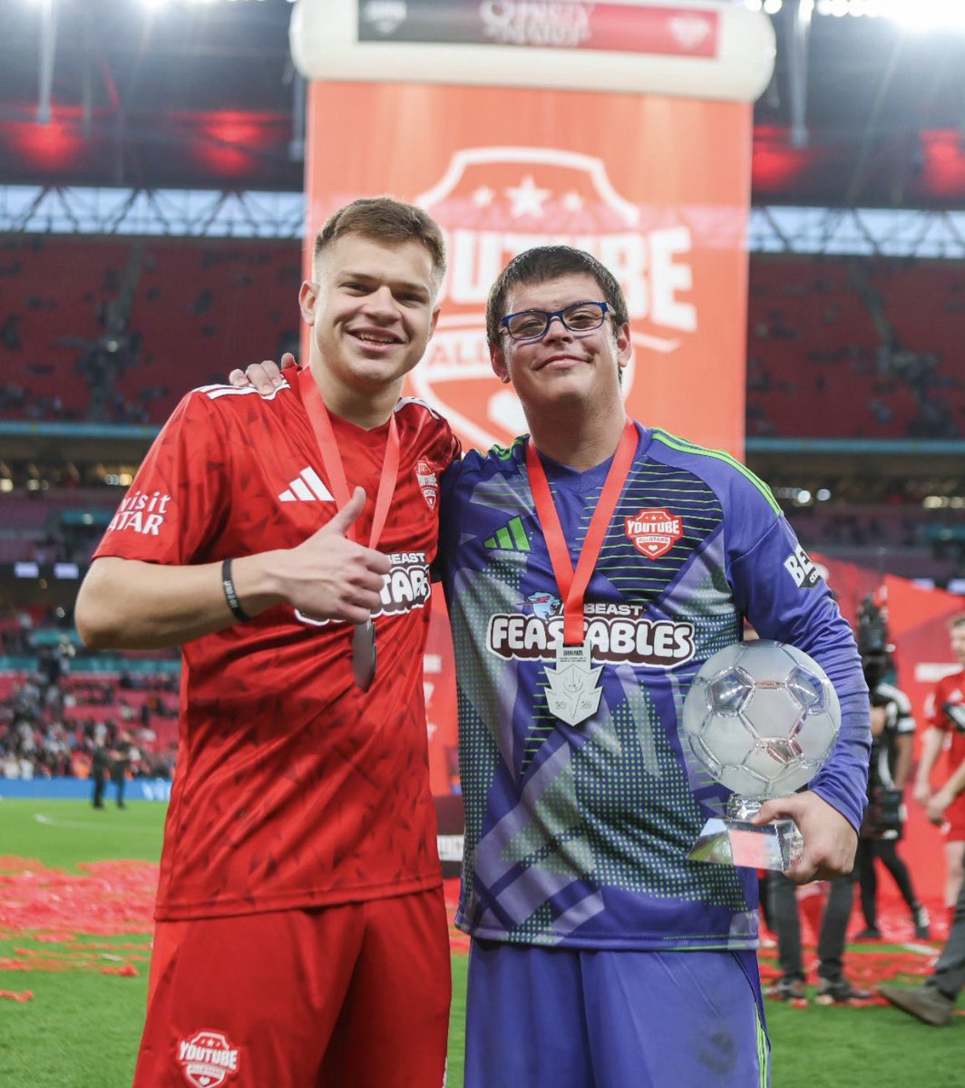 TheSketchReal tweet media