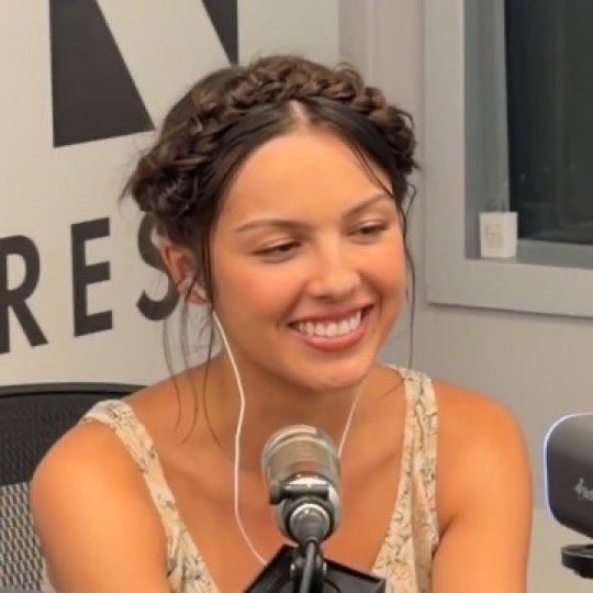 dani ⋆ * . tweet media