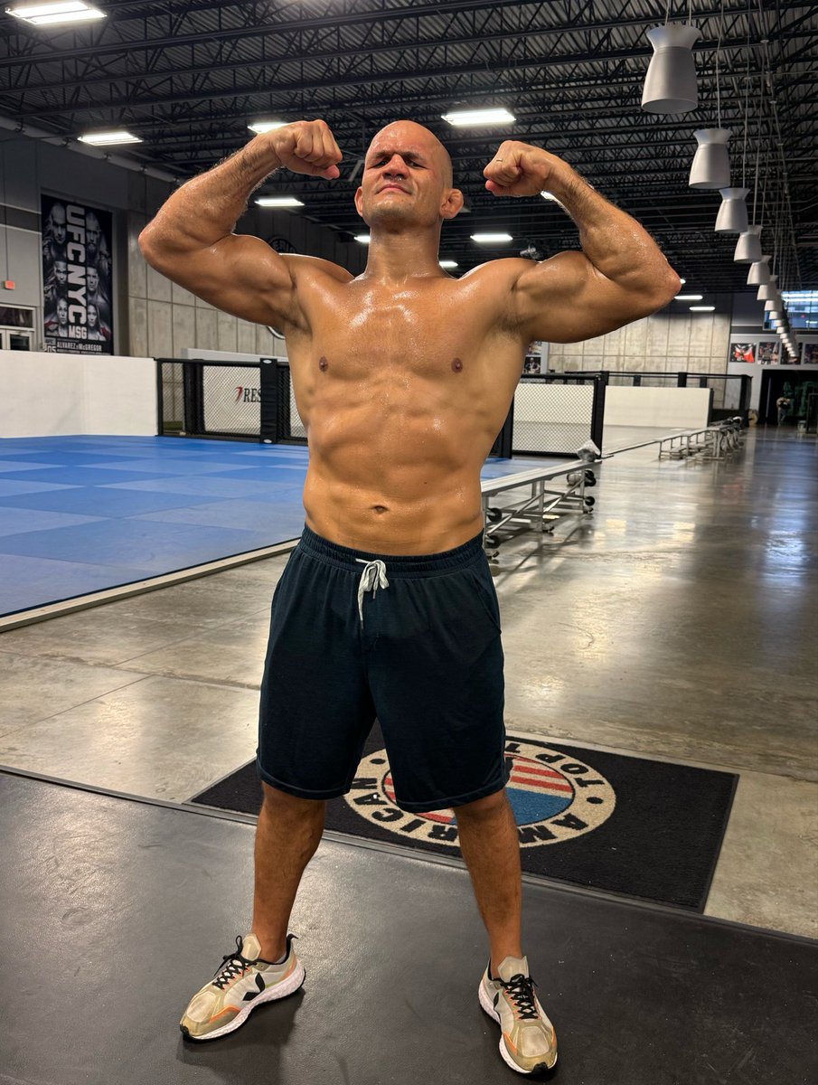 junior_cigano's tweet image. The more I do it the more I want to keep doing it.
I’m addictive to challenge myself.💪 #letsgo
-
Quanto mais eu luto, mais eu quero continuar lutando.
Sou literalmente viciado em desafiar principalmente a mim mesmo.💪 #seguimosFortes
