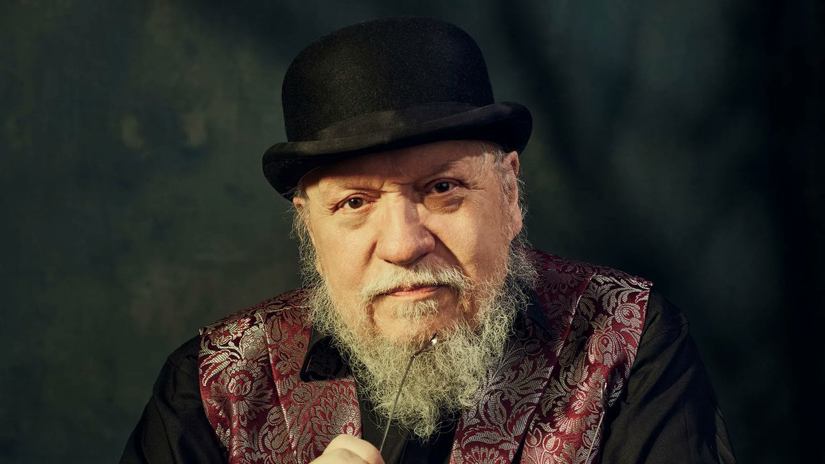 George R.R. Martin called out Hollywood screenwriters by name in a blog ...