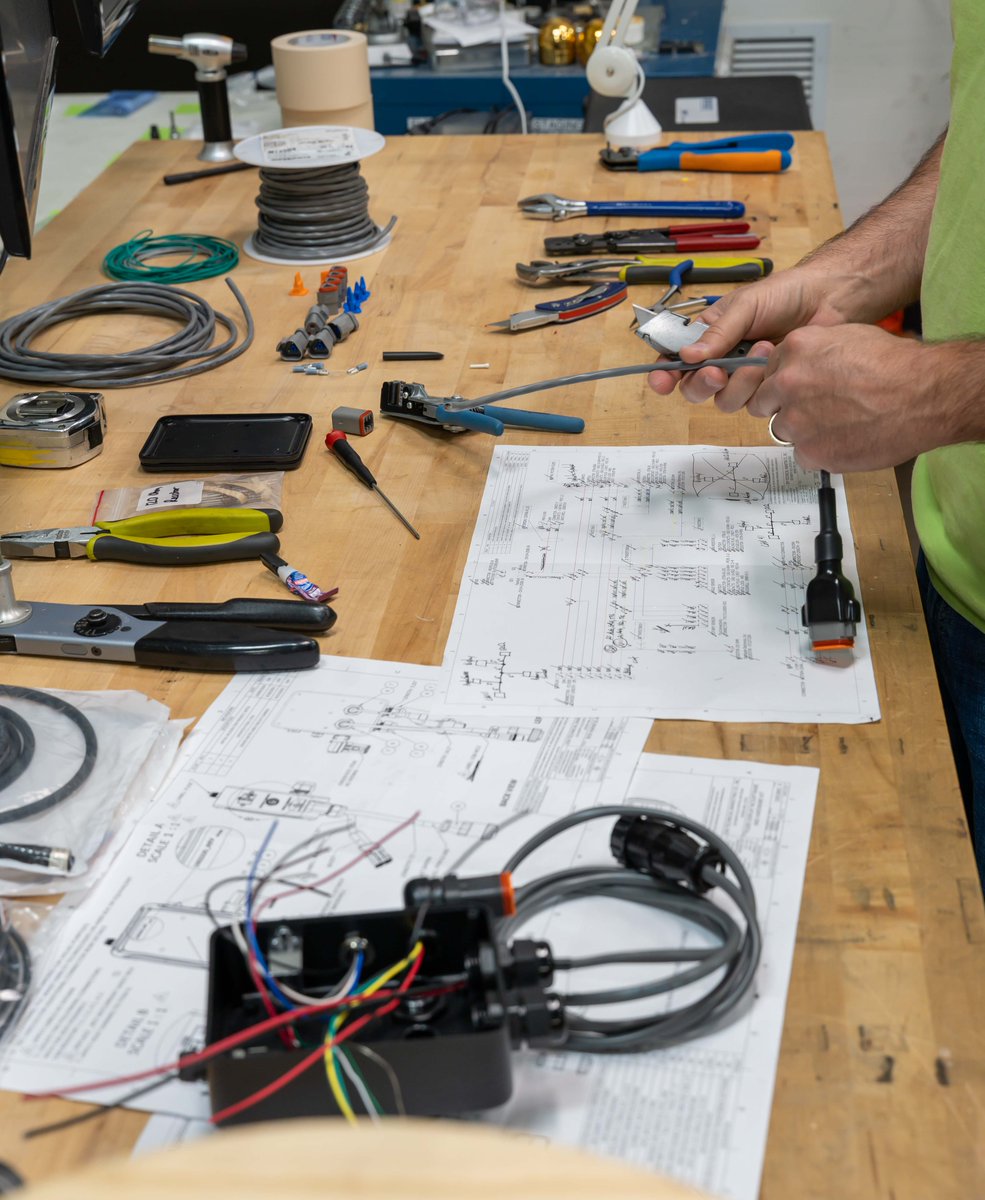JEMTechnical's tweet photo. Most people know JEM Technical for manifolds. But we don't stop there.

By integrating electronic controls—CODESYS programming, CAN bus, automation, and HMIs—we turn strong hydraulic design into complete, high-performing systems. To learn more, visit: https://t.co/ikWTW4qcgY https://t.co/6ynEzeLiTp