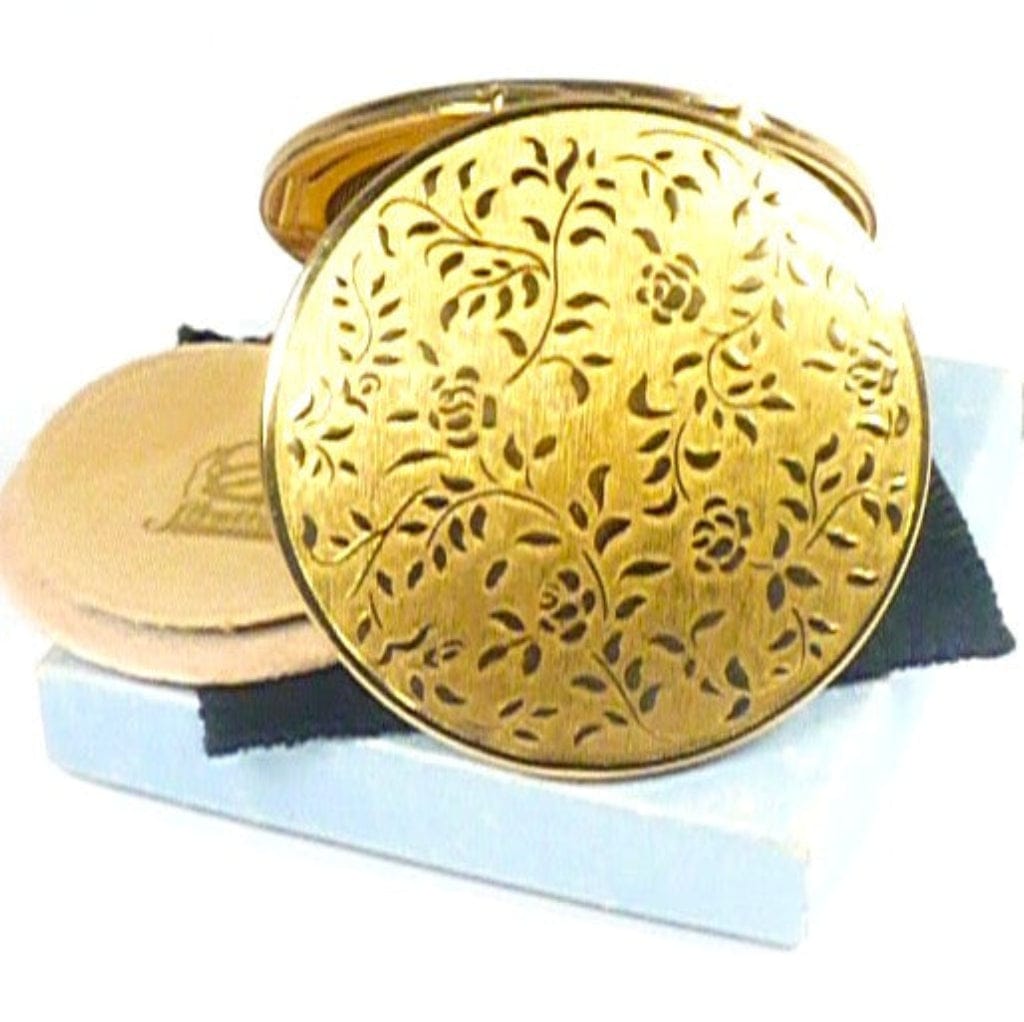 Vintagecompacts's tweet image. thevintagecompactshop.com/collections/al… #vintage #compact #giftideas #gifts #giftidea  #giftsforher