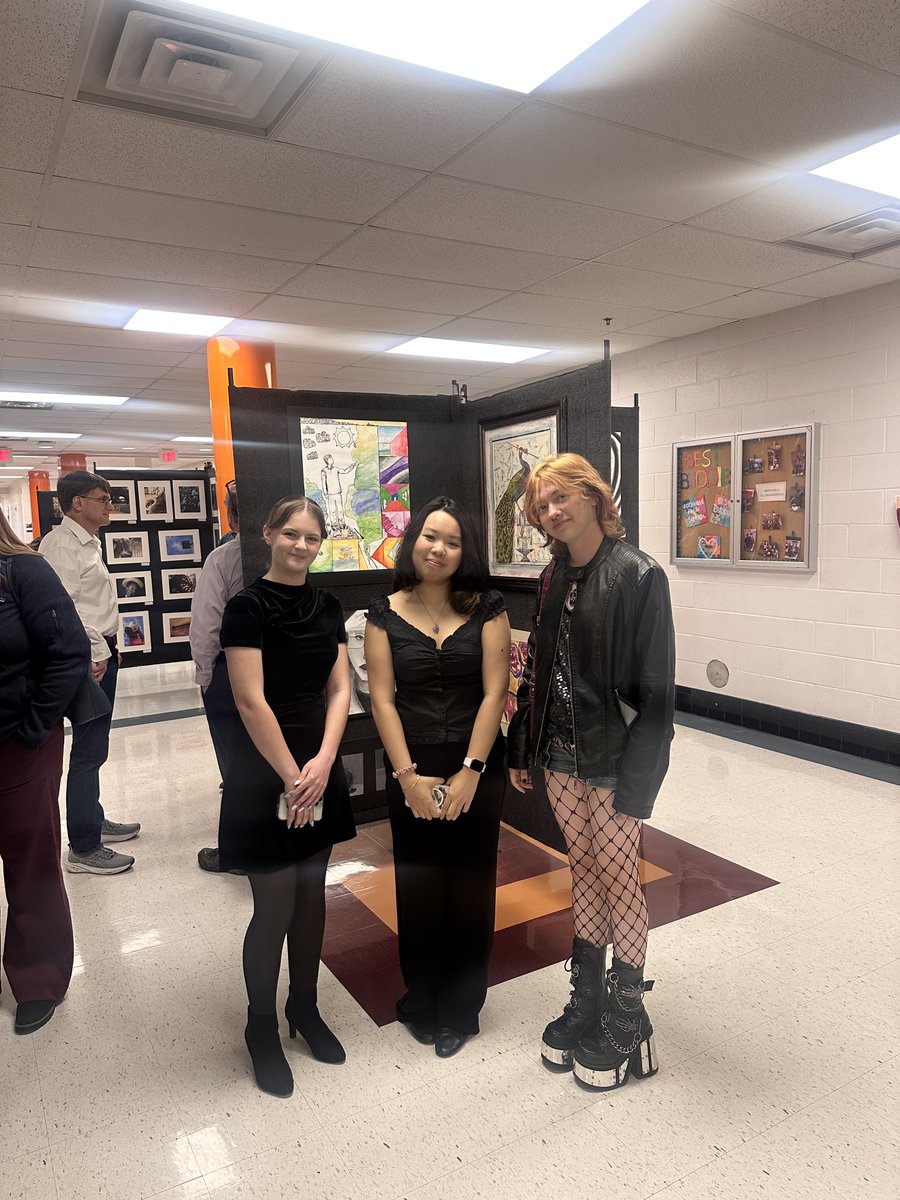 PrincipalRHS's tweet photo. It’s that time of year…Art, art, art is in the Air! Come out and enjoy the creativity of our 🐏 RAMS …🧡🖤🧡🖤!!! https://t.co/AIBTiwKIve