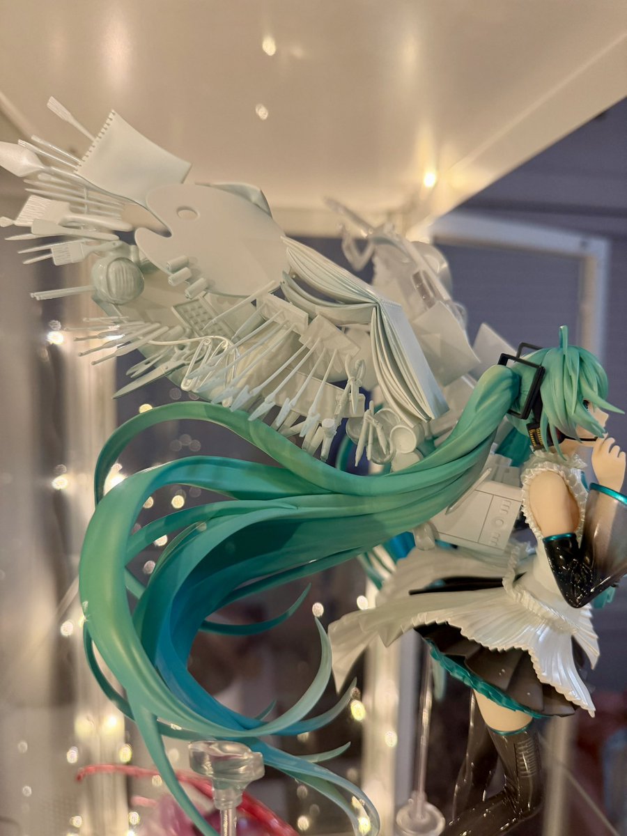 66we66's tweet photo. @mikuexpo Got mine!! Rellas figures are always so pretty!! https://t.co/9DfglTDDJM