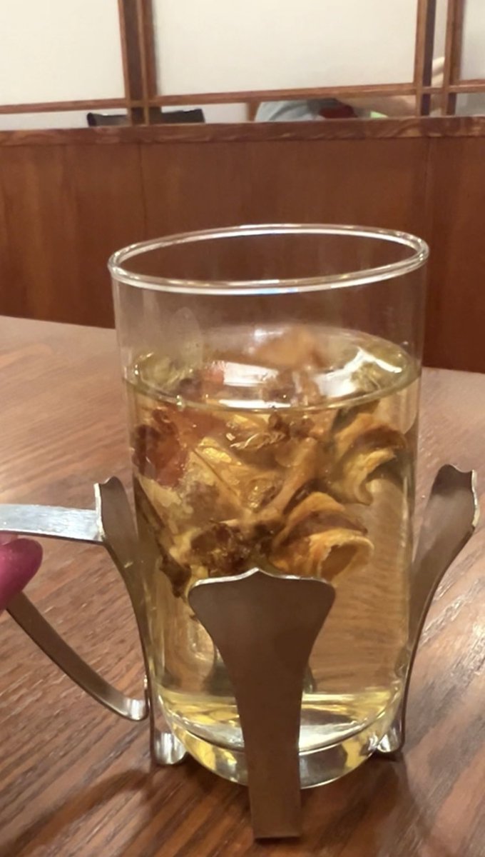 anna87saki's tweet photo. 人生初めての蟹酒🦀
がっつり酔いそうな味でした😳 https://t.co/bwYc7iRibh