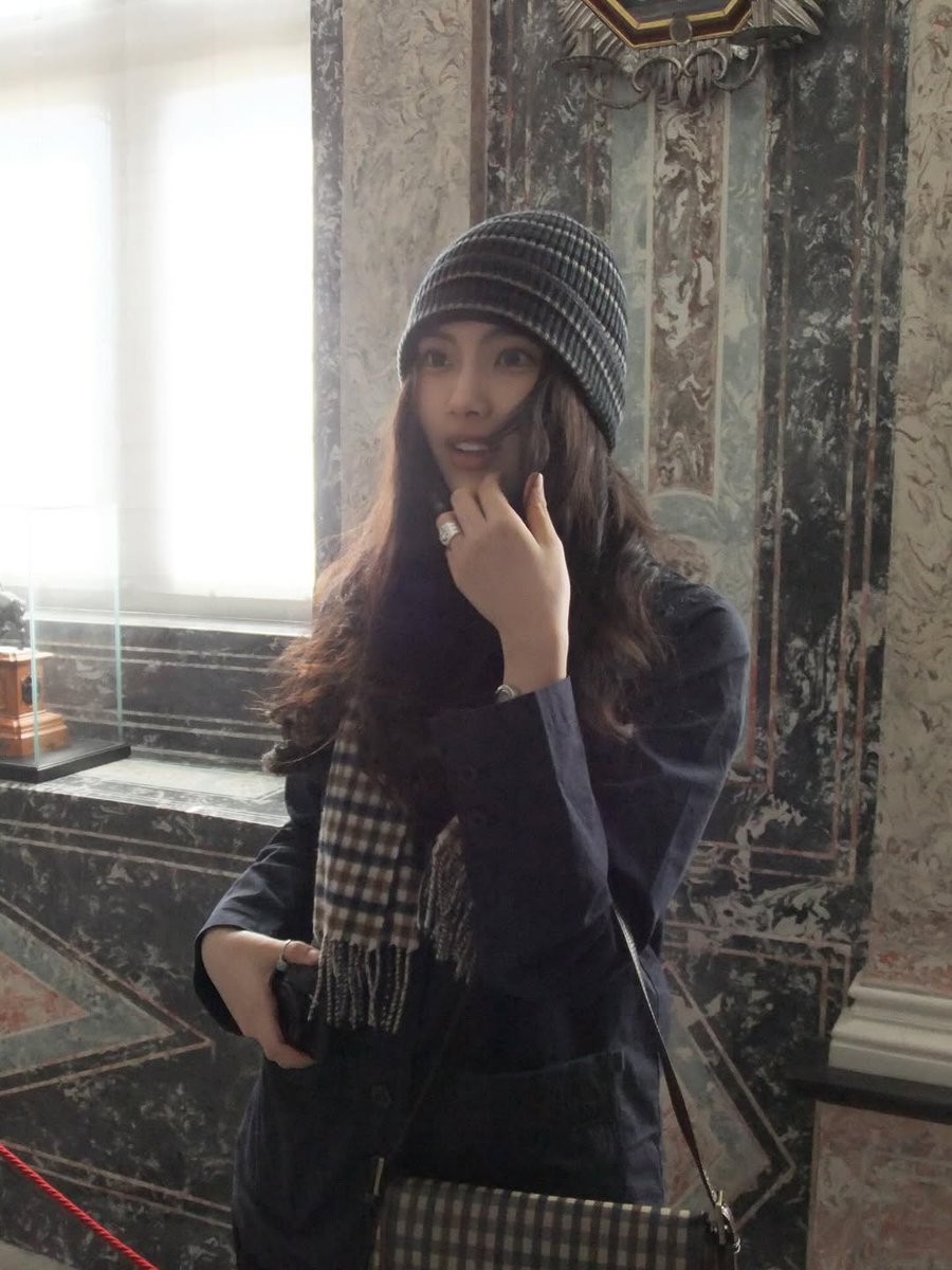 bee 🐝 tweet media