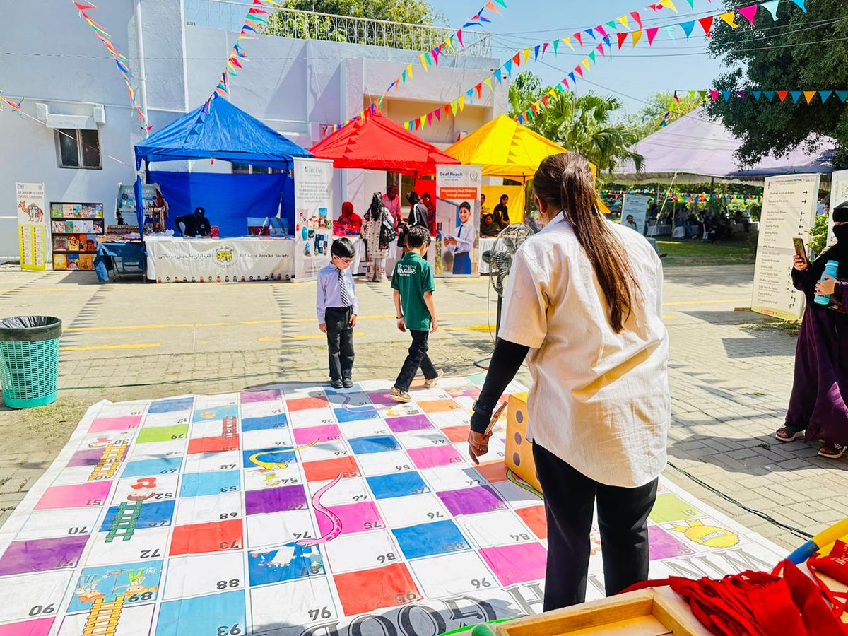 RightToPlayPak's tweet photo. Right To Play Pakistan participated in the Pakistan Learning Festival in Lahore and our teams conducted play-based and interactive activities that showed exactly what we believe that children learn best when they're engaged, active, and having fun. https://t.co/g8znrKegHr