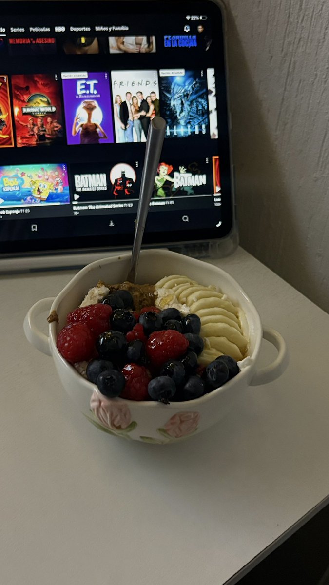 strawrosee's tweet photo. life is getting better https://t.co/2FJInevQ23