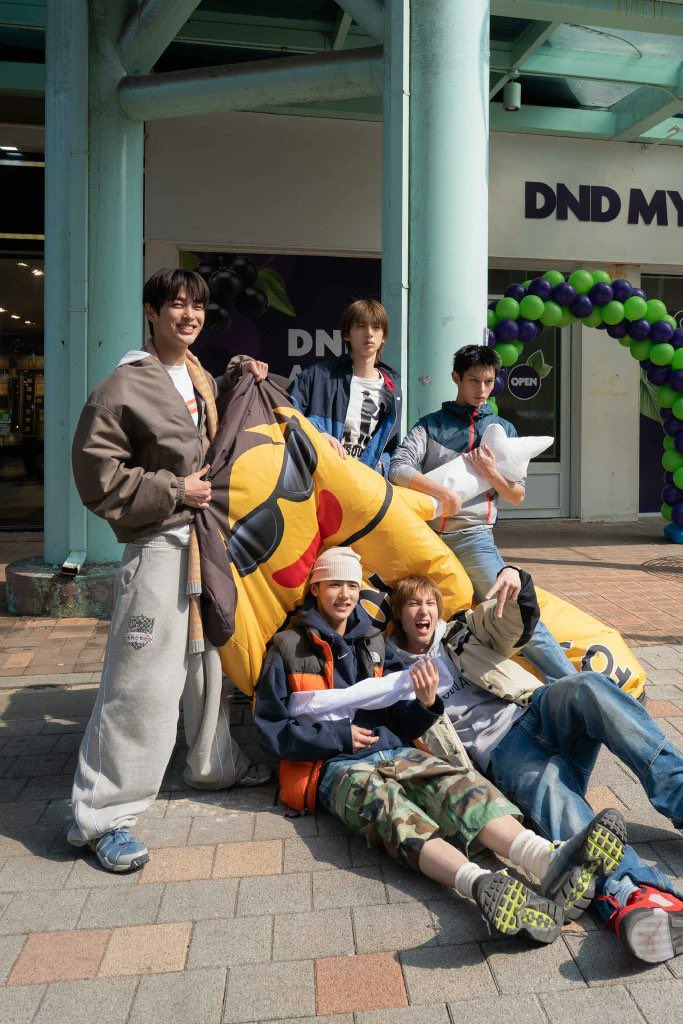 nicejames tweet media