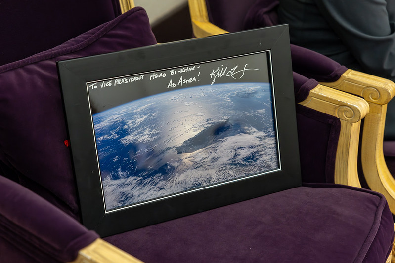 TaiwanTodayJP's tweet image. 蕭美琴副総統は21日、台湾生まれのアメリカ航空宇宙局（#NASA）宇宙飛行士であるチェル・N・リンドグレン博士（Dr. Kjell