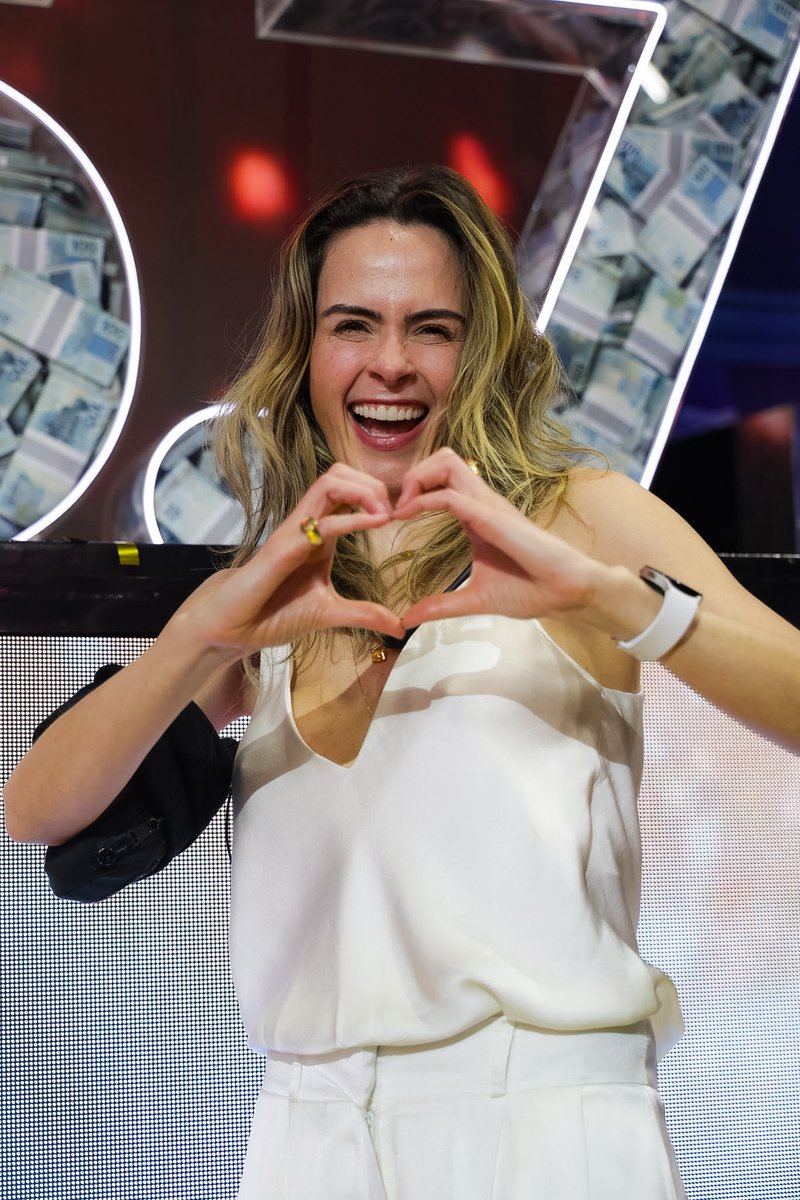 HpDomiingues's tweet photo. @comentagado Apenas 75,94% dos votos, da pior campeã da história do BBB. https://t.co/uCIAPcGPEB
