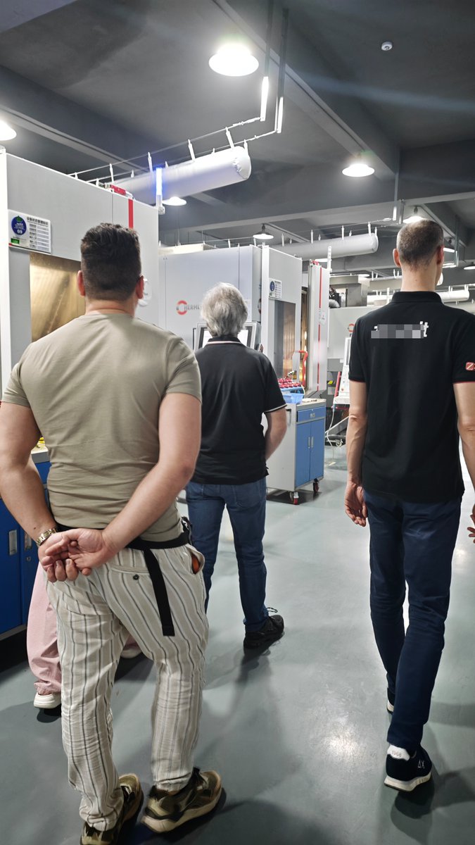 Zintilon's tweet image. CNC &amp;amp; PCB manufacturing hub tour vibes! 🔥 

3 buildings. State-of-the-art equipment. Zero compromises on precision. That's how we roll. 💪⚙️

Ready to level up your supply chain? Let's talk. 📩
#FactoryTour #CNCMachining #PCBManufacturing #Electronics #Hardware #IoT #Prototyping