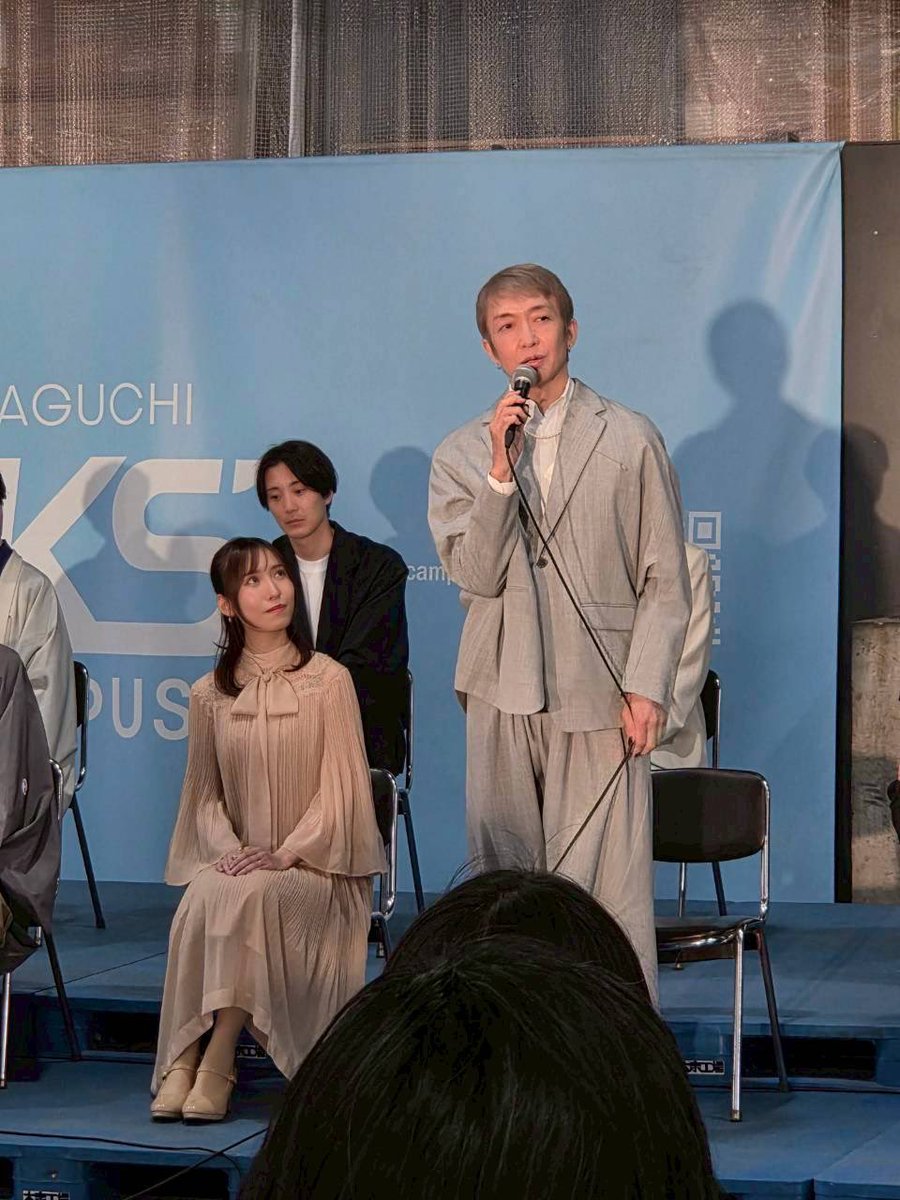 tatesama's tweet photo. ルーマニアの国際演劇祭「クライオーヴァ国際シェイクスピア・フェスティバル」にて『タイタス・アンドロニカス』をオプーニングアクトとして上演するにあたり、記者会見が開かれました。
公開本読みまで行われ、我がカンパニーのルーマニアへの第一歩がスタートしました！ https://t.co/hyjli49MK8