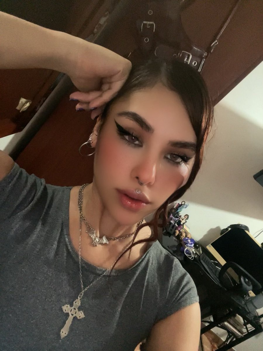 e.s.t.h🐈‍⬛ tweet media