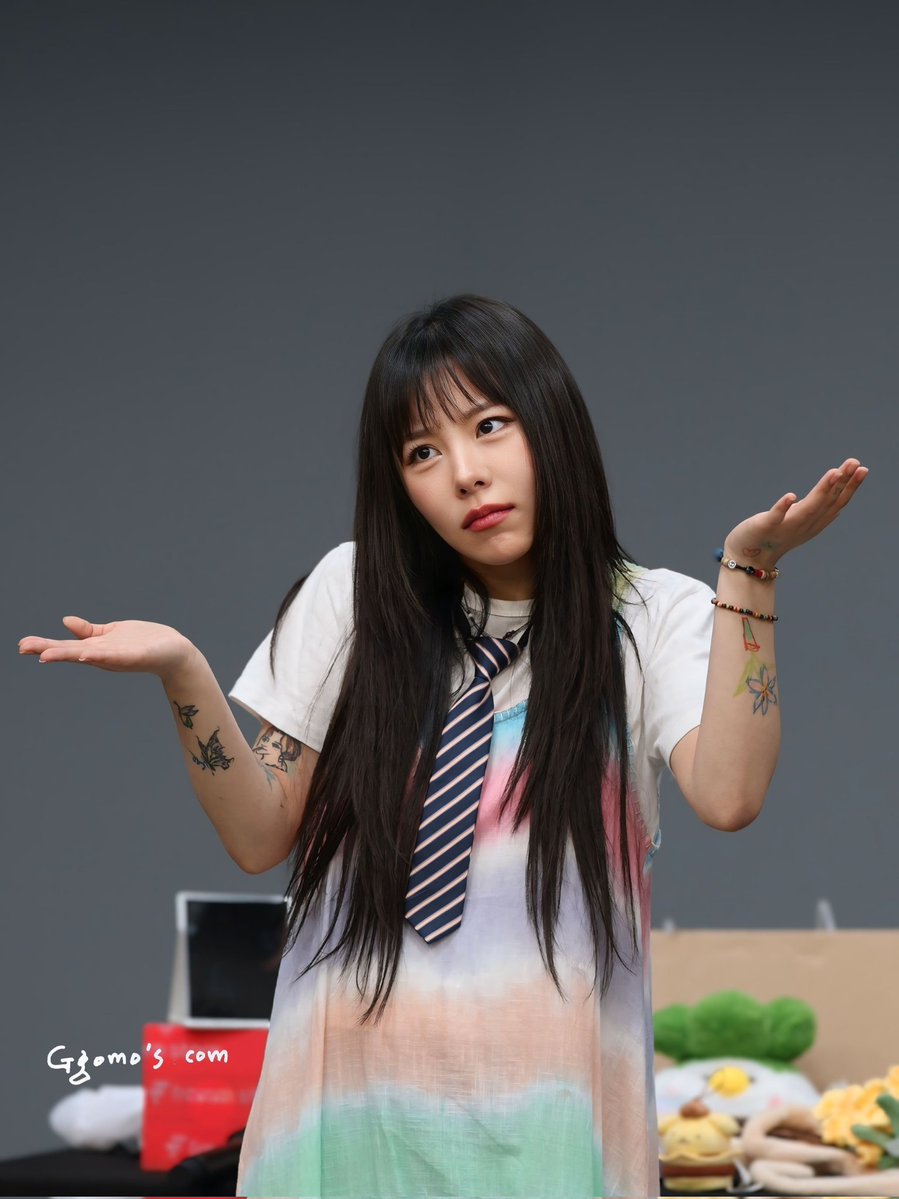 As of 260422...

moomoos: When asking mamamoo about the comeback

mamamoo:🤷🏻‍♀️