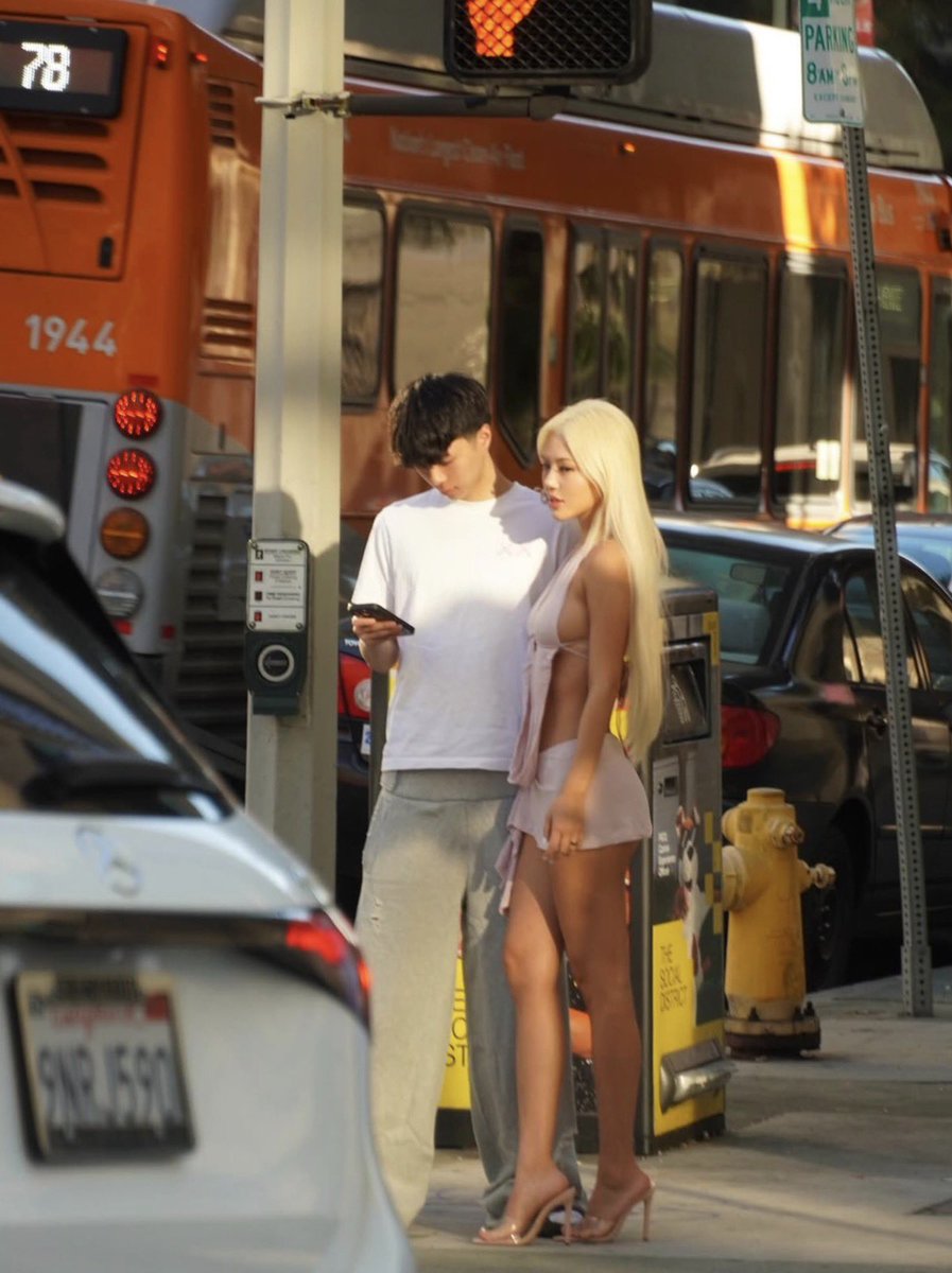 StreamsEra tweet media