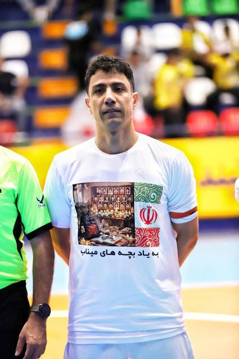 Futsal_Iran's tweet photo. آقای گل جدید لیگ برتر فوتسال ایران 🇮🇷 را بشناسید! ⚽ 👀

حسین طیبی از تیم گهر زمین سیرجان با نمایش درخشانش در طول مسابقات و با به ثمر رساندن 2️⃣7️⃣ گل، عنوان آقای گلی این دوره از رقابت ها کسب کرد.

| #Futsal_Iran | #Futsal | #Iran | #فوتسال |جمهوری اسلامی ایران https://t.co/jHsevGSXIw