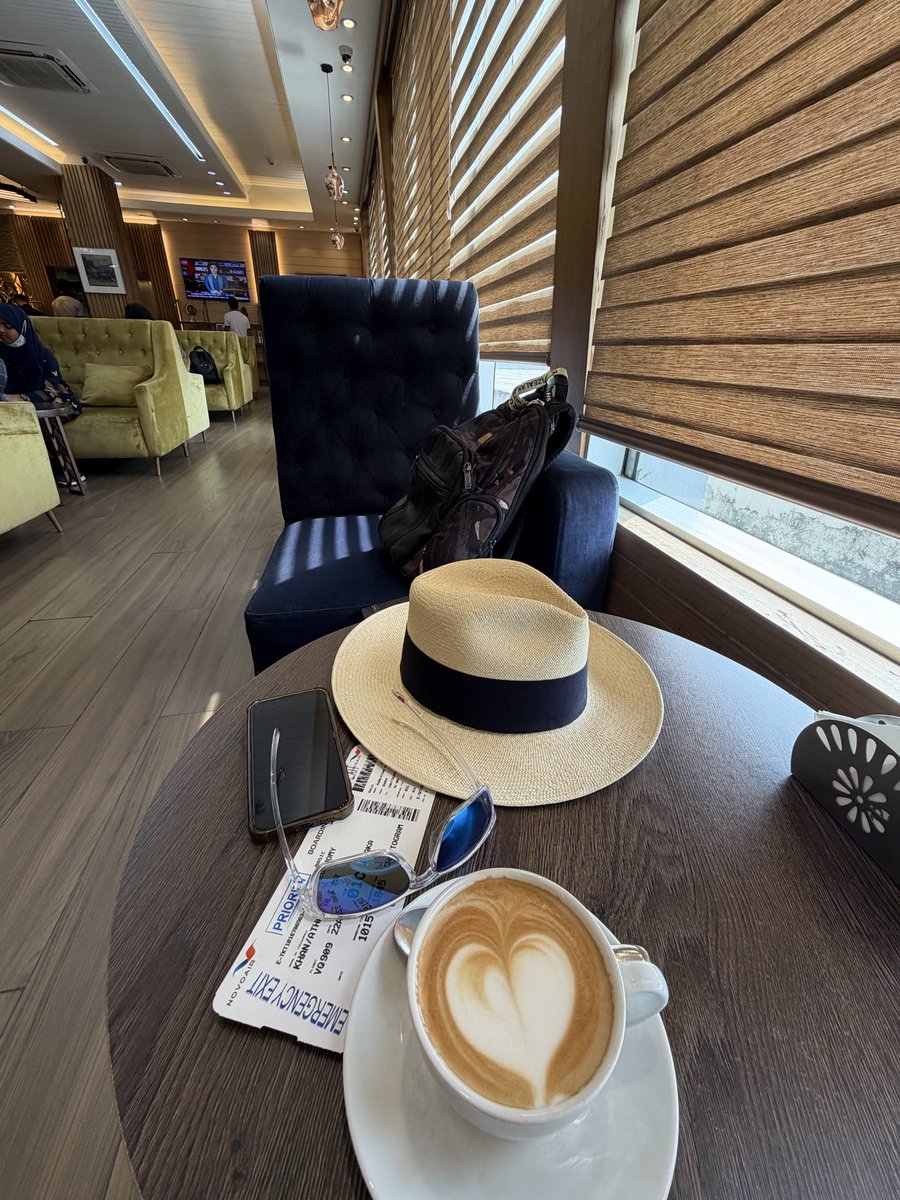 AtharAliKhan97's tweet image. Alhumdulillah - Checked in for Chattogram &amp;amp; dua korben pls #Dhaka #Bangladesh