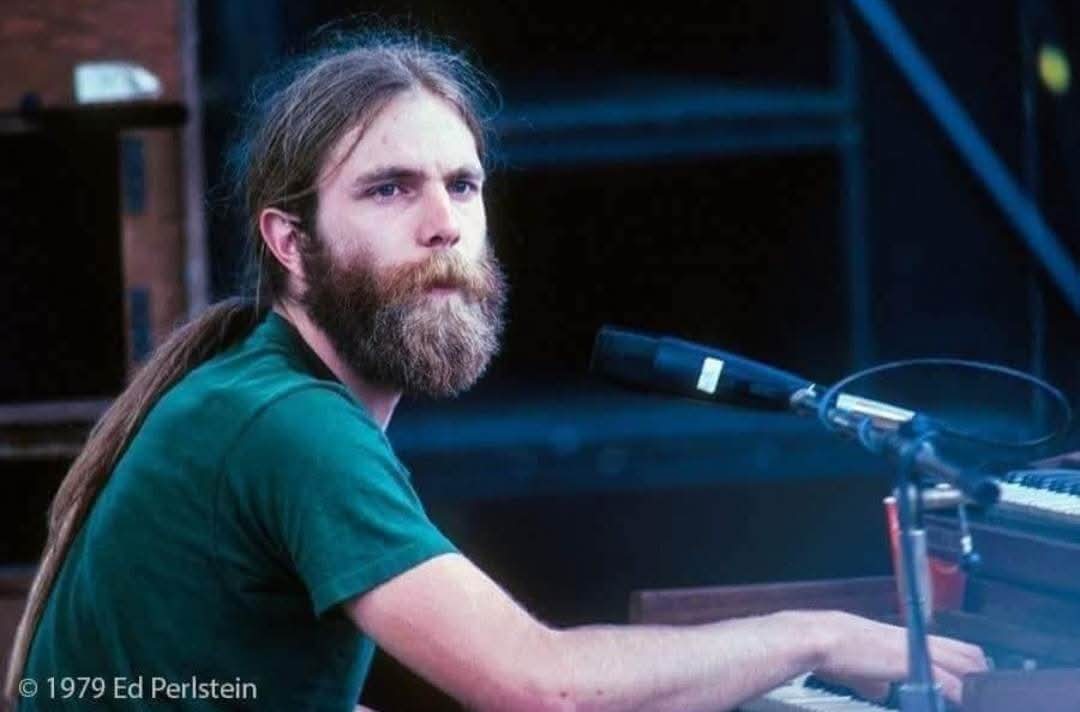 CPapasergio's tweet image. Today’s a big one 
Brent’s first official gig as a member of the #GratefulDead came on April 22, 1979 at Spartan Stadium on the campus of San Jose State University
archive.org/details/gd1979…
📷 Ed Perlstein