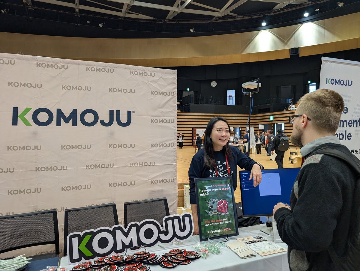 hibariya's tweet photo. 今年も #KOMOJU のメンバーとして #rubykaigi に参加してます。ひきつづき採用もやってます。海の向こうの東西南北からやってきたメンバーと一緒に開発しよう! https://t.co/ta8pEGdtsu