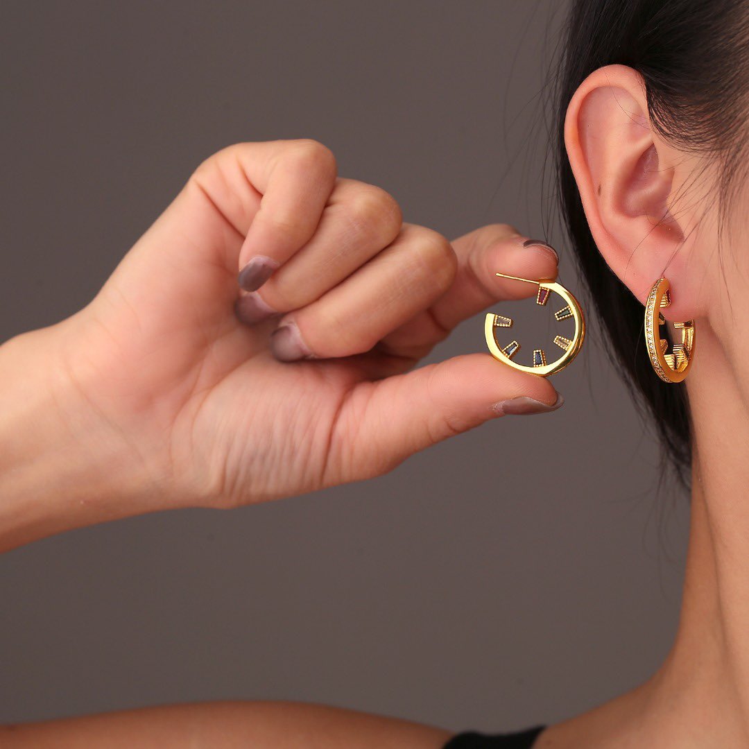 purebsneei17966's tweet image. Luxury earrings 
#earrings 
#elegant