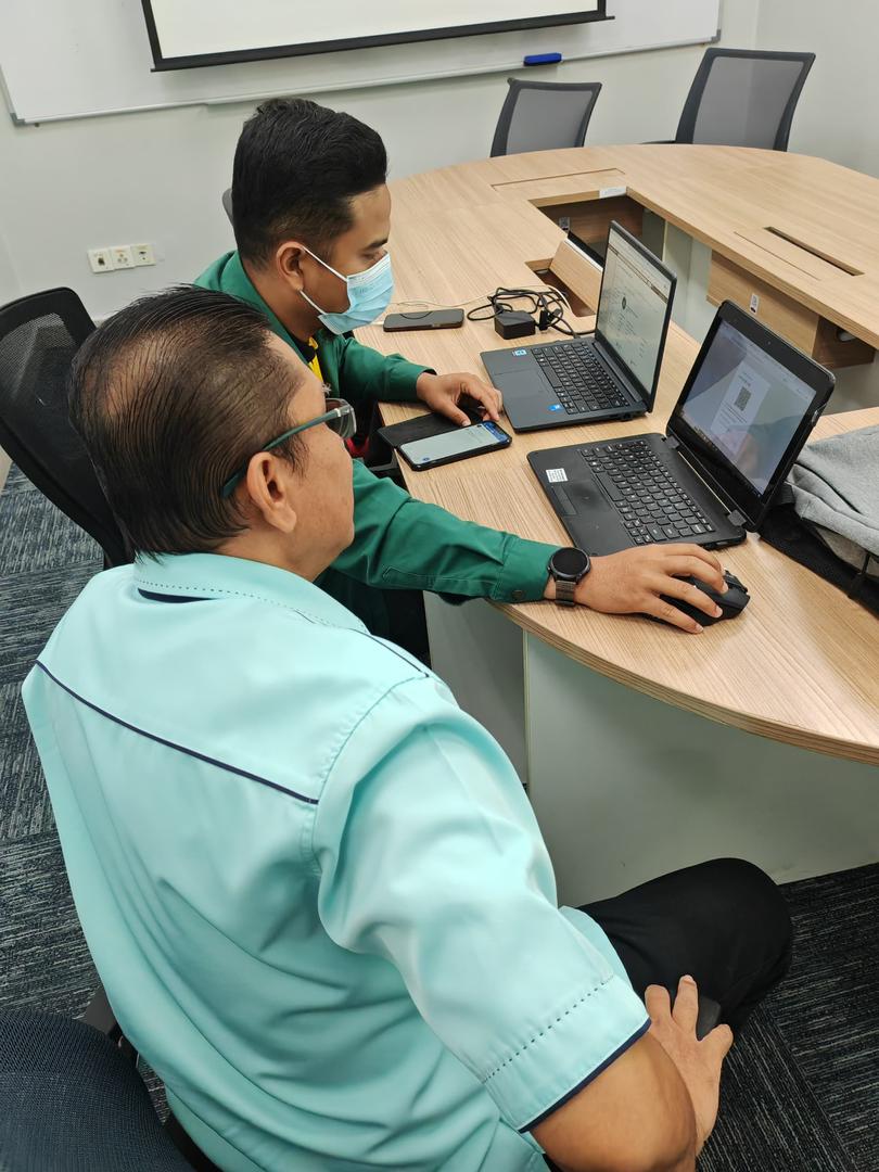 ITD_IIUM's tweet image. Our MFA Clinic Sessions are happening NOW! 🔒🛡️

With MFA rolling out for HURIS, don't leave your data at risk. Visit us for hands-on help:

📍 Gombak, Pagoh, &amp;amp; ISTAC (Ongoing!) 📅 Now until 29 April (varies by campus)
Let's secure IIUM together!
#IIUM #MFA #CyberSecurity #ITD