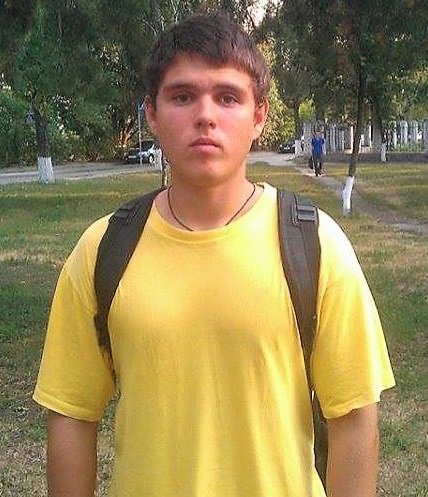 NAFOvoyager's tweet photo. The story of these Ukrainians is a reminder: russia’s war did not begin in 2022 — it started long before.

Volodymyr Rybak and Yurii Popravka.

Rybak was a Horlivka city council member in 2014.
Popravka was a young man from Kyiv.

Both were brutally killed 12 years ago.

1/6 https://t.co/3xFxOs37dX